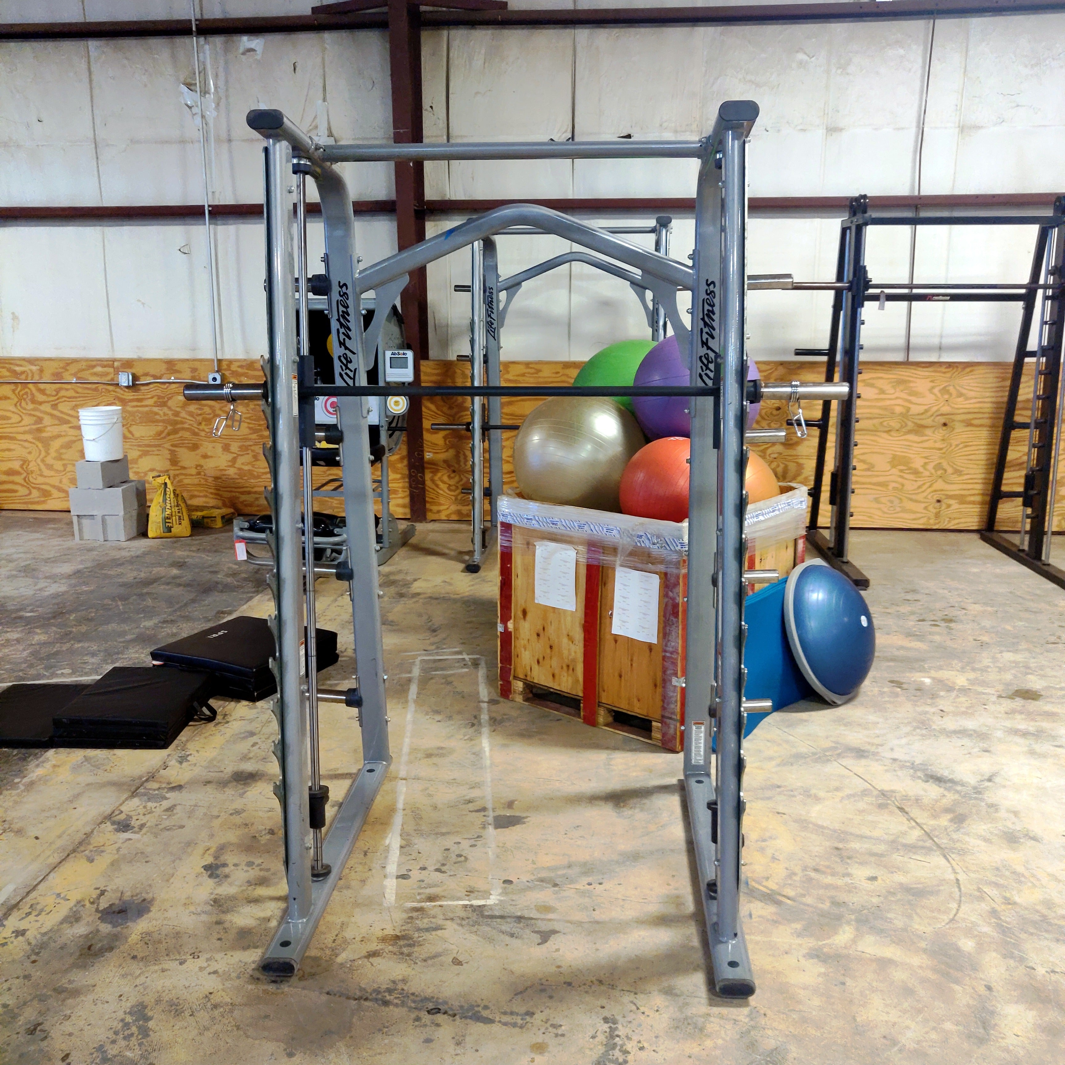 Life Fitness Axiom Series Smith Machine Rack