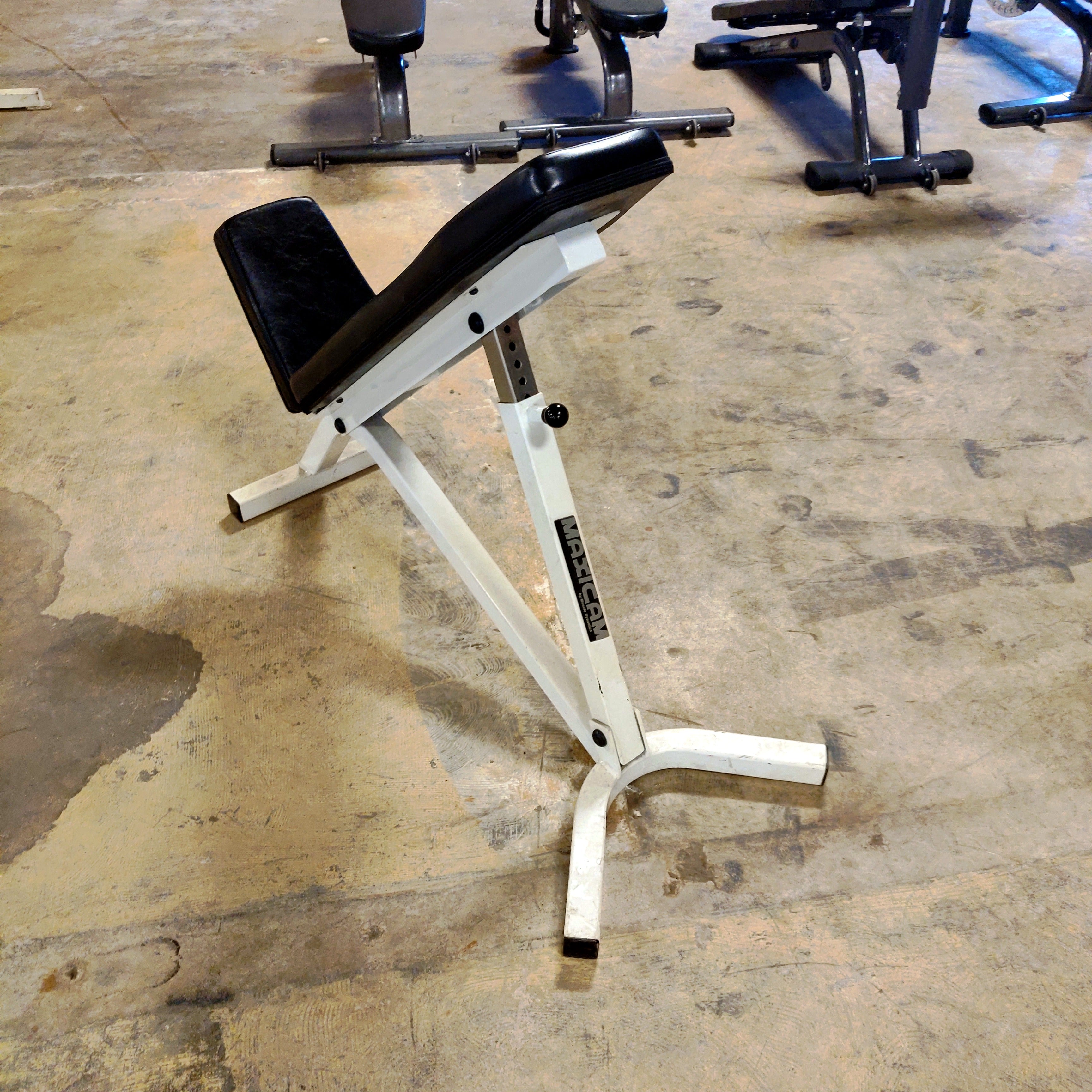 Maxicam by Muscle Dynamics Incline Weight Bench