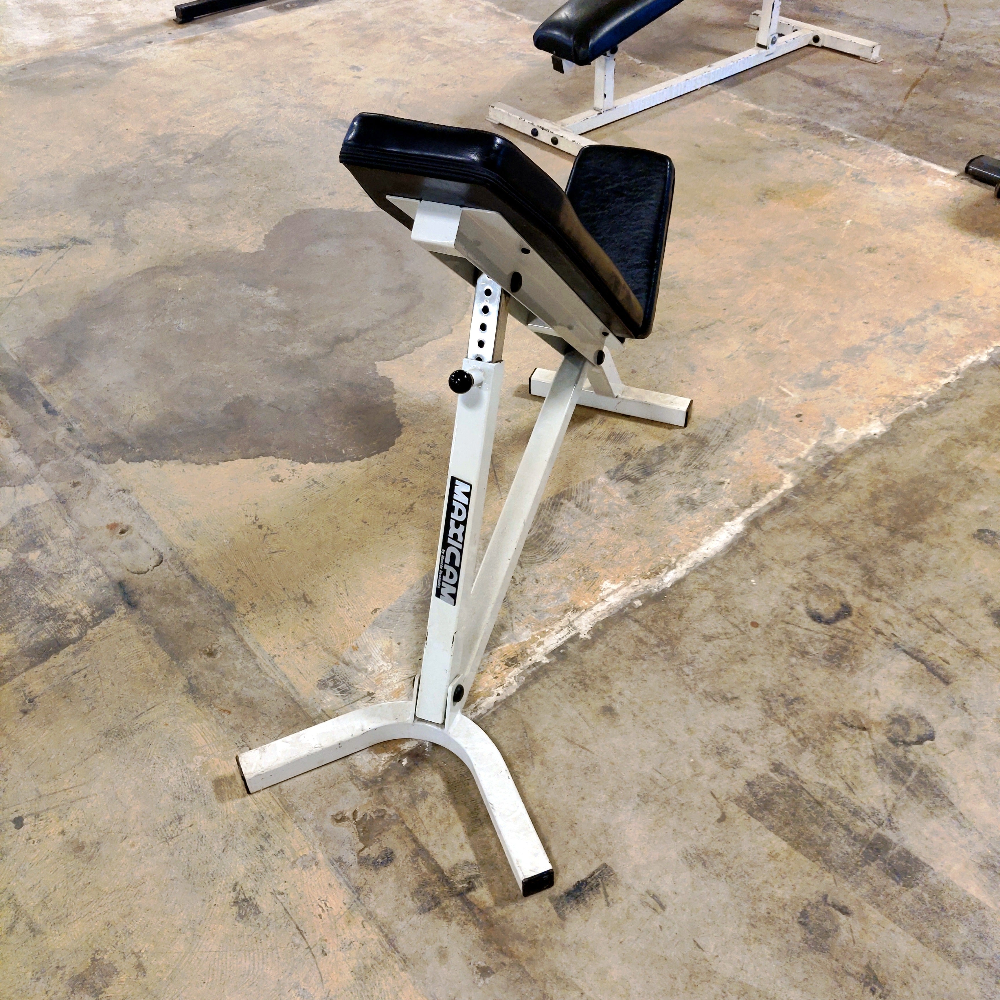 Maxicam by Muscle Dynamics Incline Weight Bench