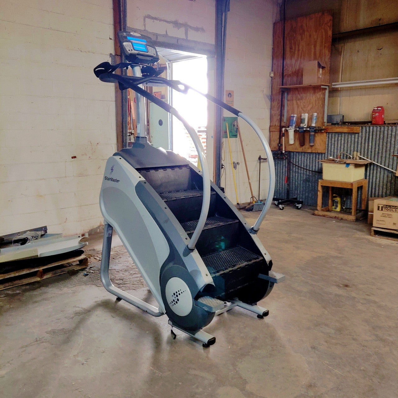 StairMaster Gauntlet Stepmill w/ LCD D-1 Console