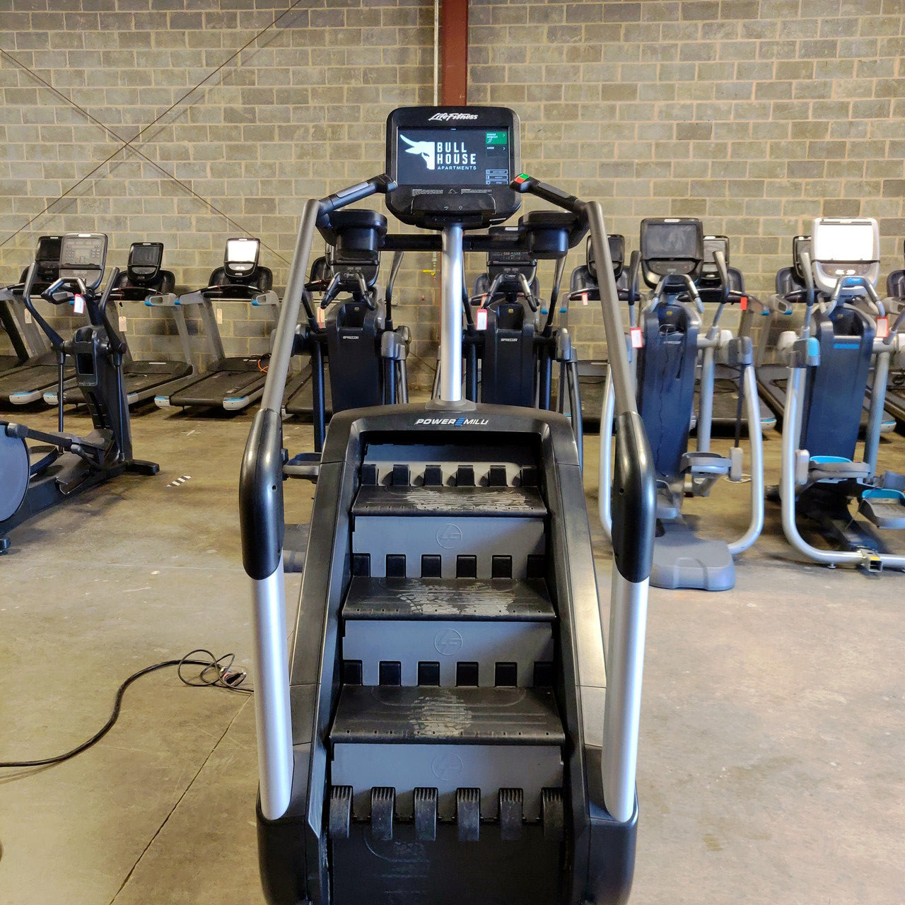 Life Fitness Powermill w/ Discover Console