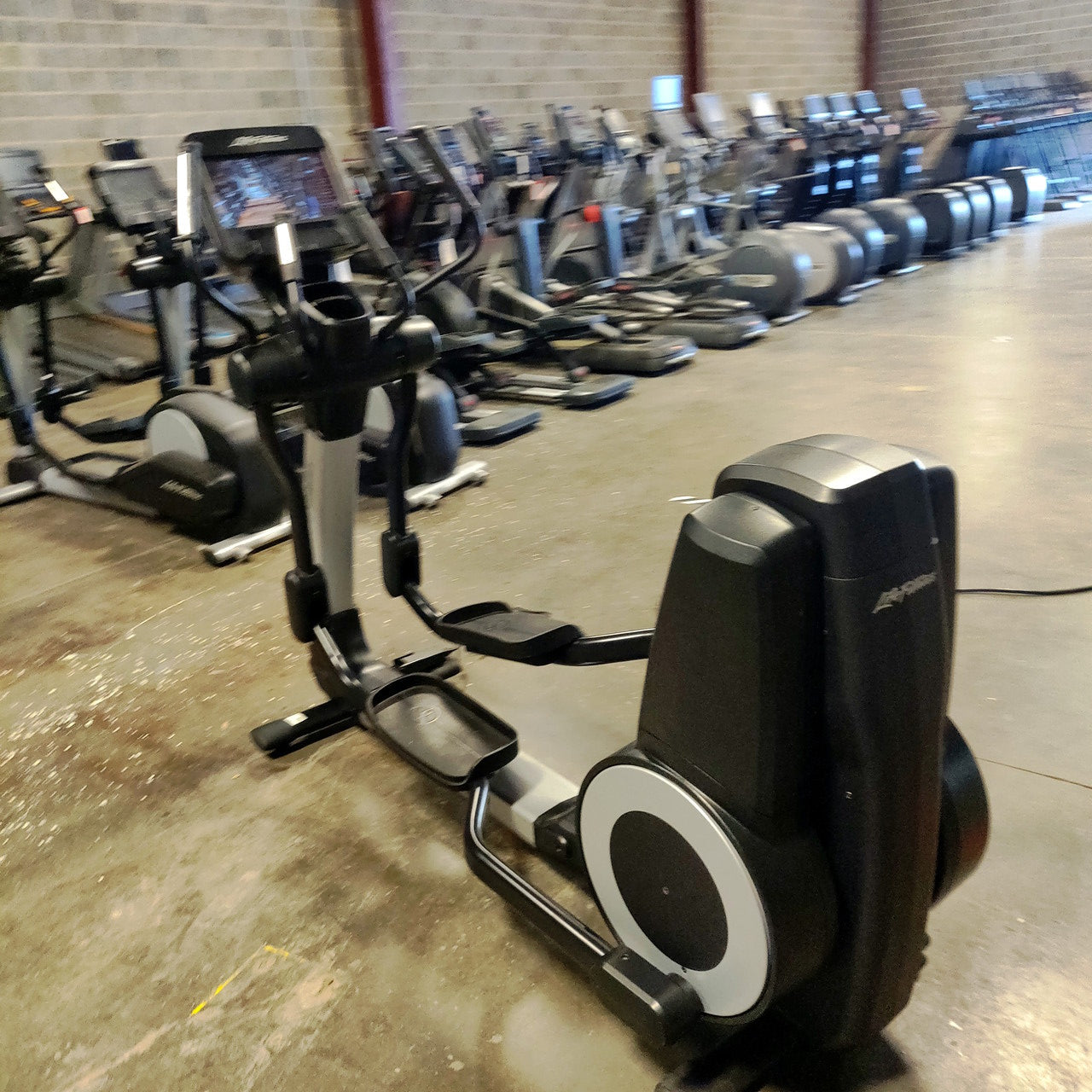 Life Fitness Discover SE3 95X Elliptical
