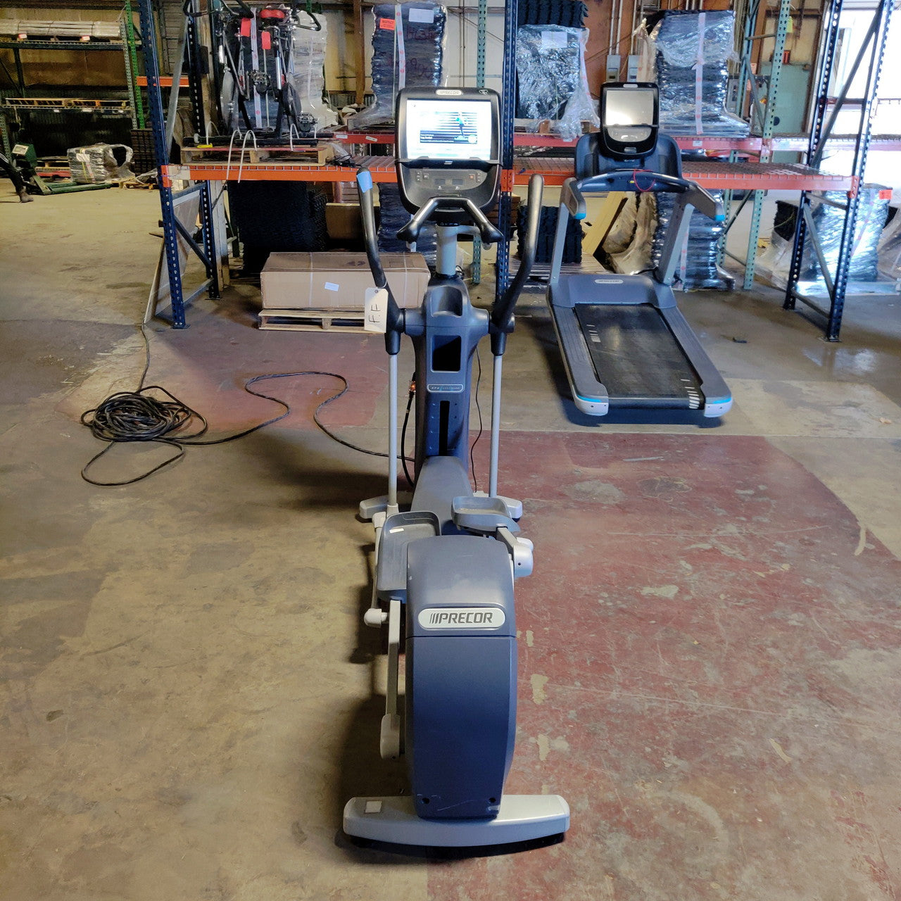 Precor EFX 885 Total Body Elliptical w/Converging Crossramp + p82 Console