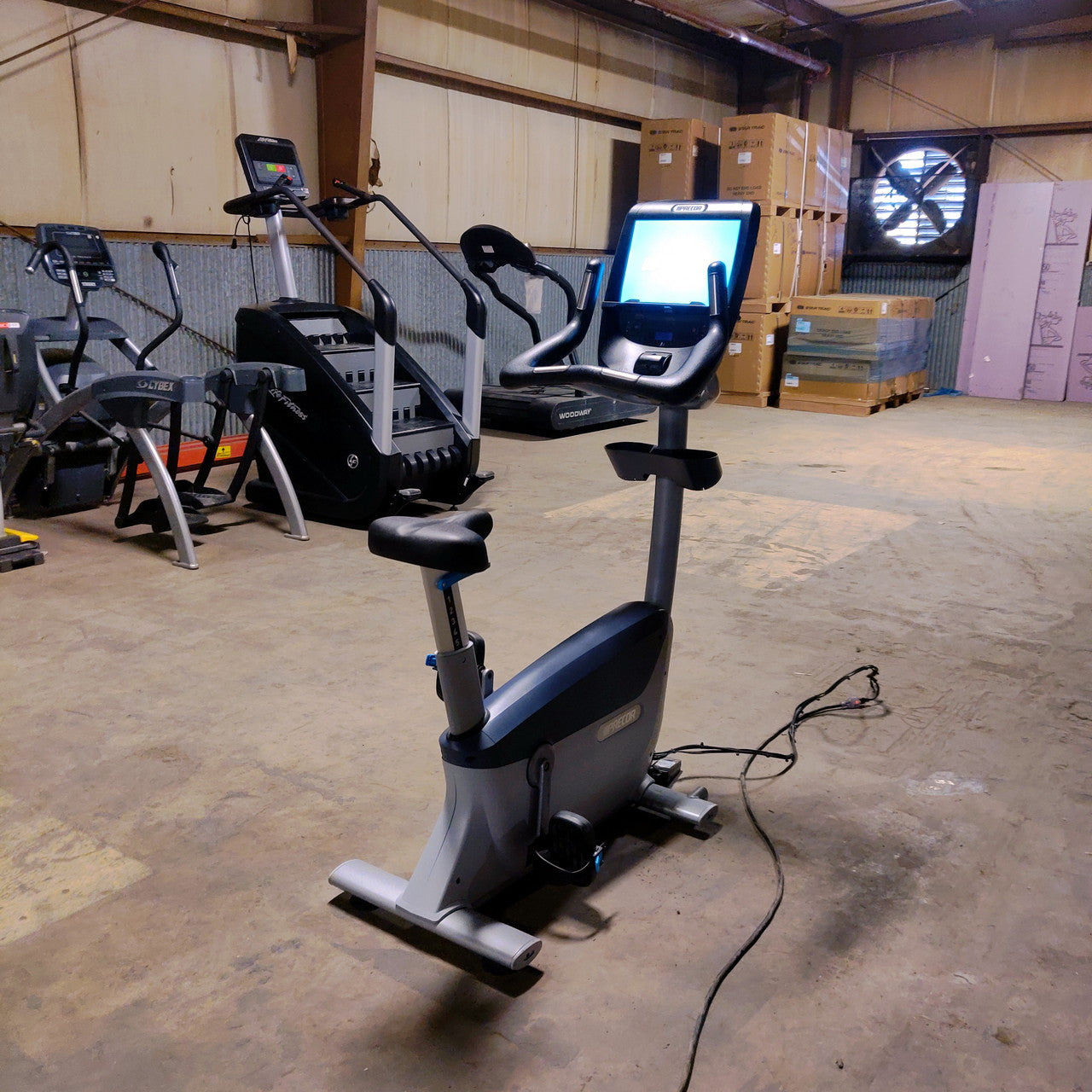 Precor UBK 885 Upright Bike w/ P82 Console