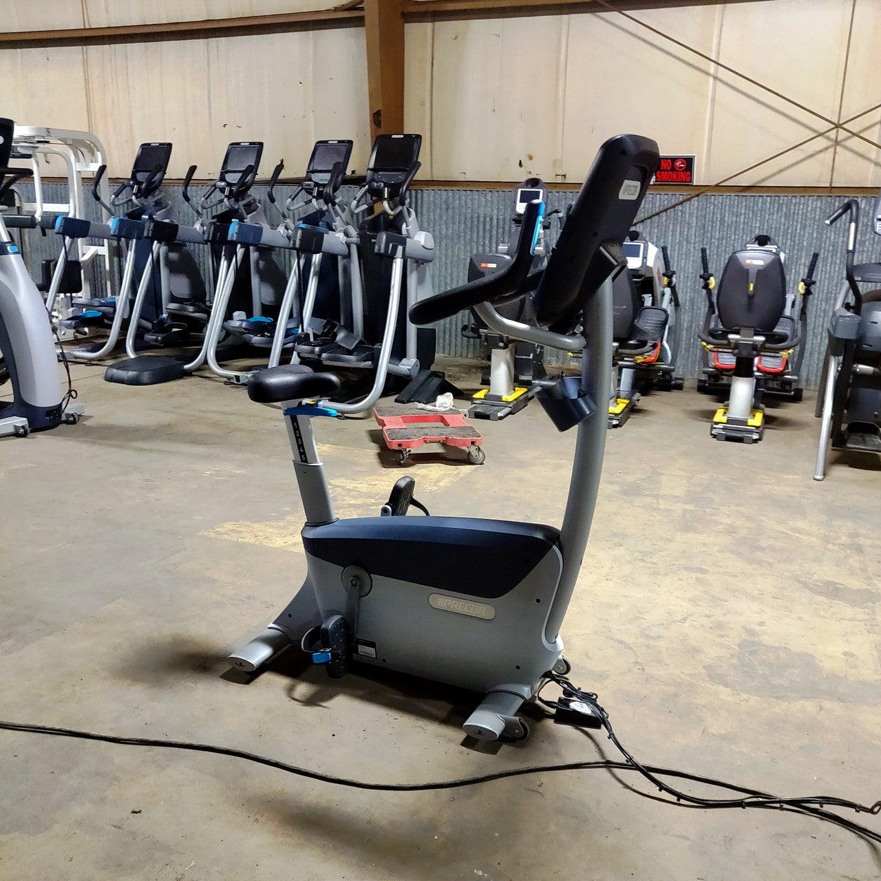 Precor UBK 885 Upright Bike w/ P82 Console