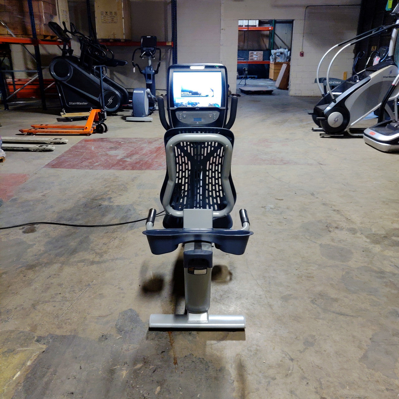 Precor RBK 885 Recumbent Bike w/ P82 Console