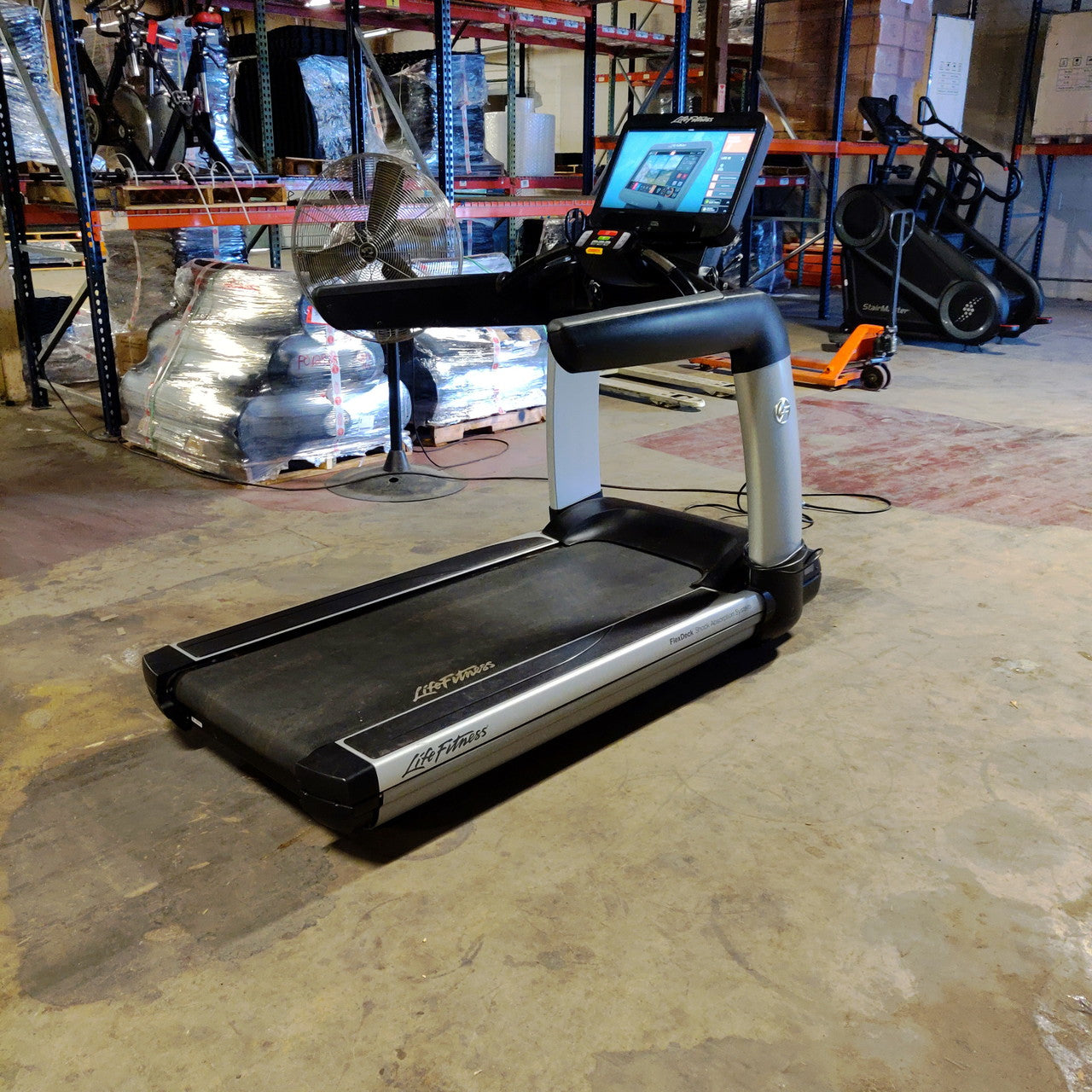 Life Fitness 95T Treadmill with Upgraded Discover Console BEING WORKED ON