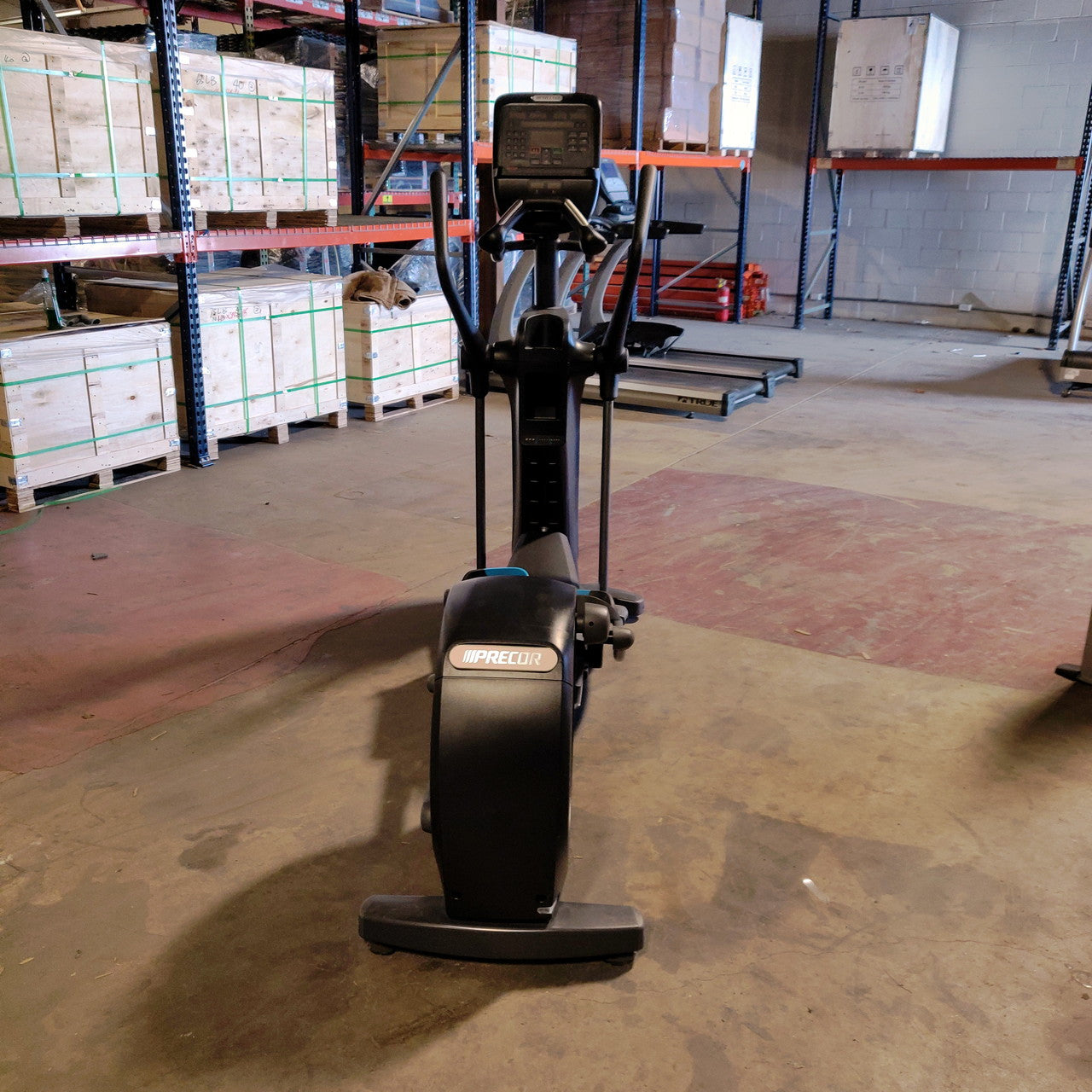 Precor EFX 835 Elliptical w/Converging Crossramp + p31 Console