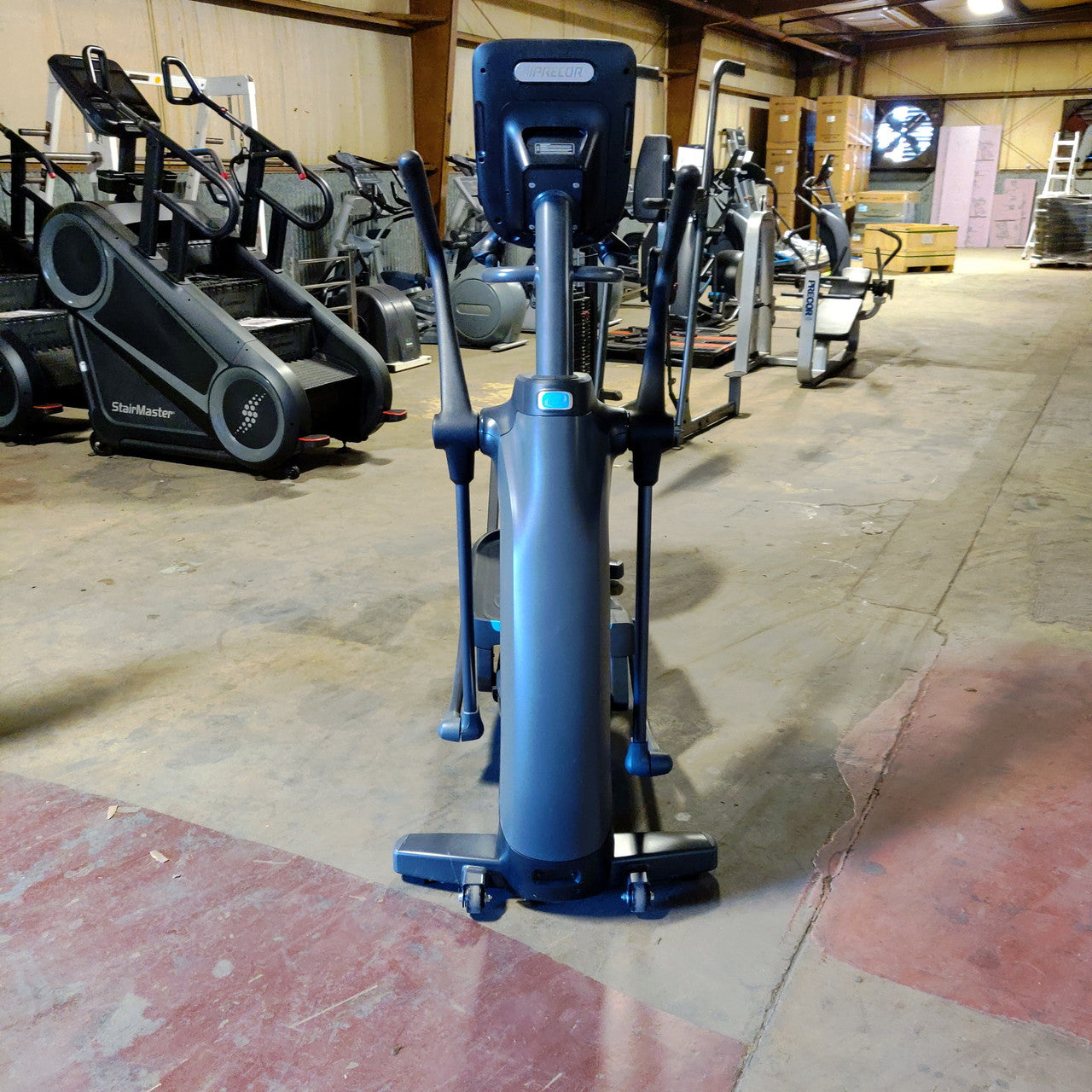 Precor EFX 835 Elliptical w/Converging Crossramp + p31 Console