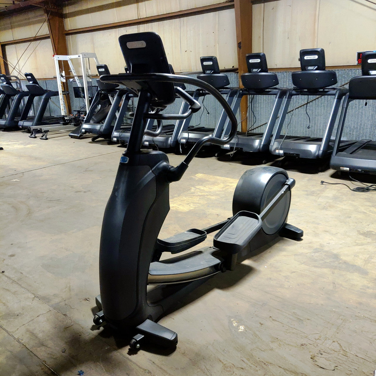 Precor EFX 833 Lower Body Elliptical w/Converging Crossramp + P31 Console