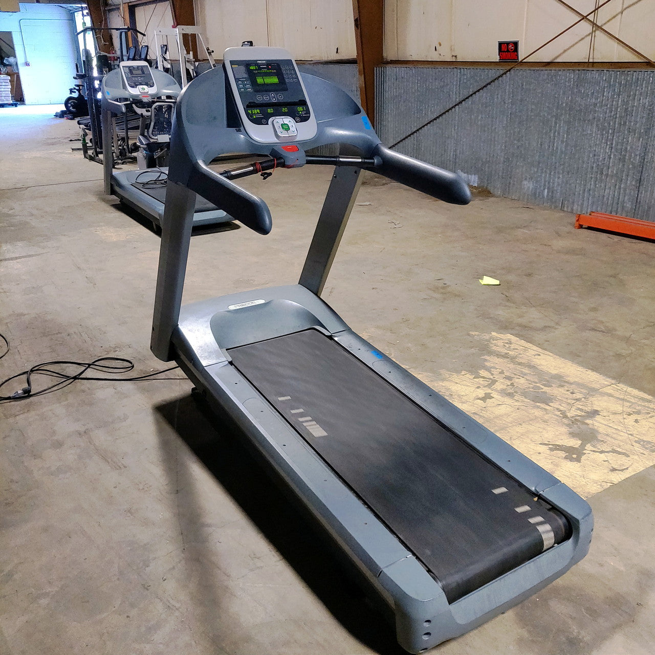 Precor 956i Experience Treadmill
