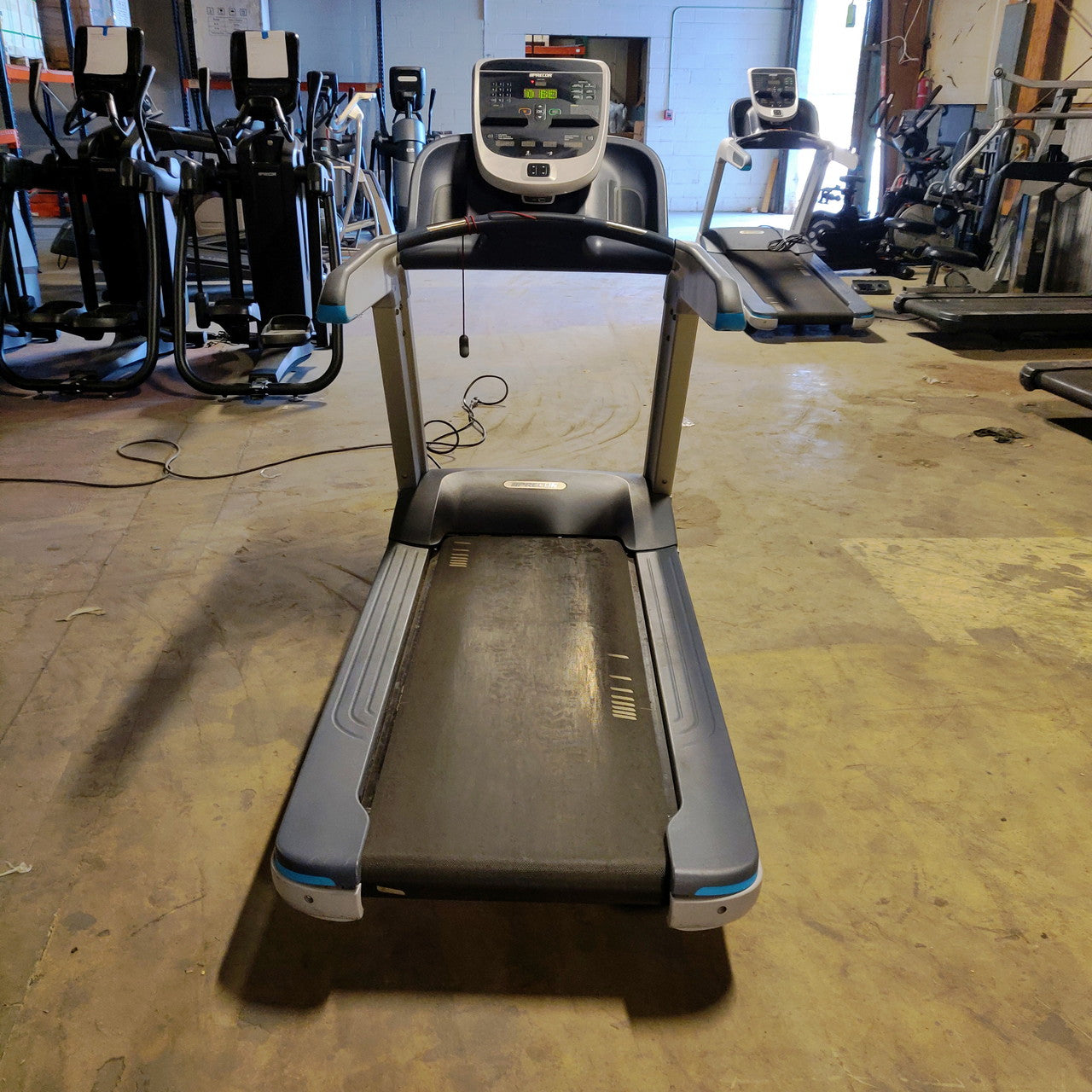 Precor TRM 811 V2 Treadmill w/P10 Console