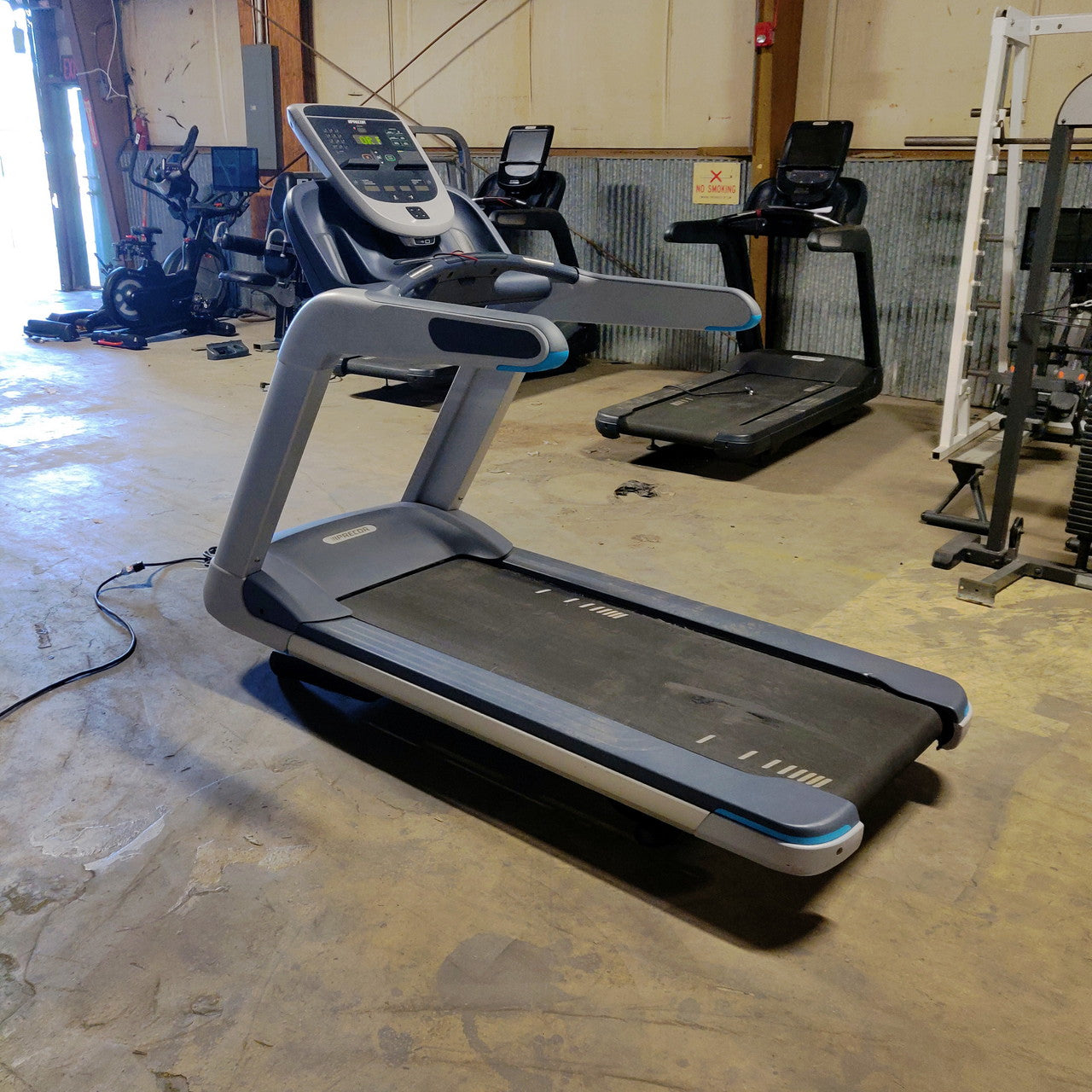 Precor TRM 811 V2 Treadmill w/P10 Console