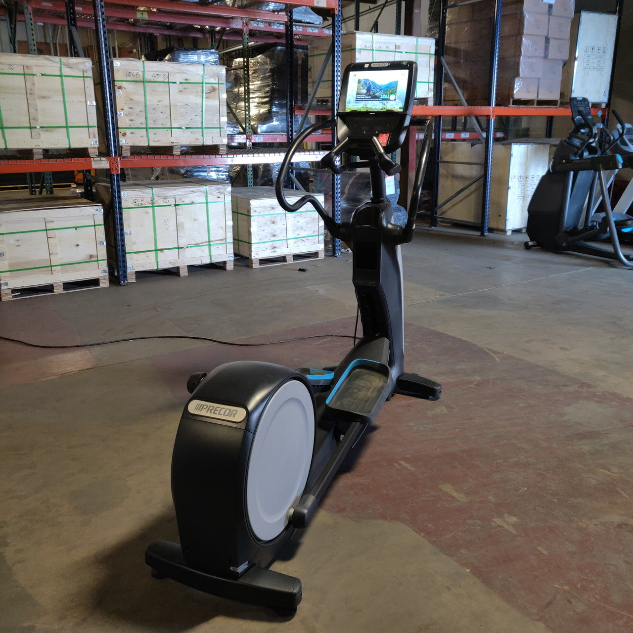 Precor EFX 883 Lower Body Elliptical w/Converging Crossramp + p82 Console