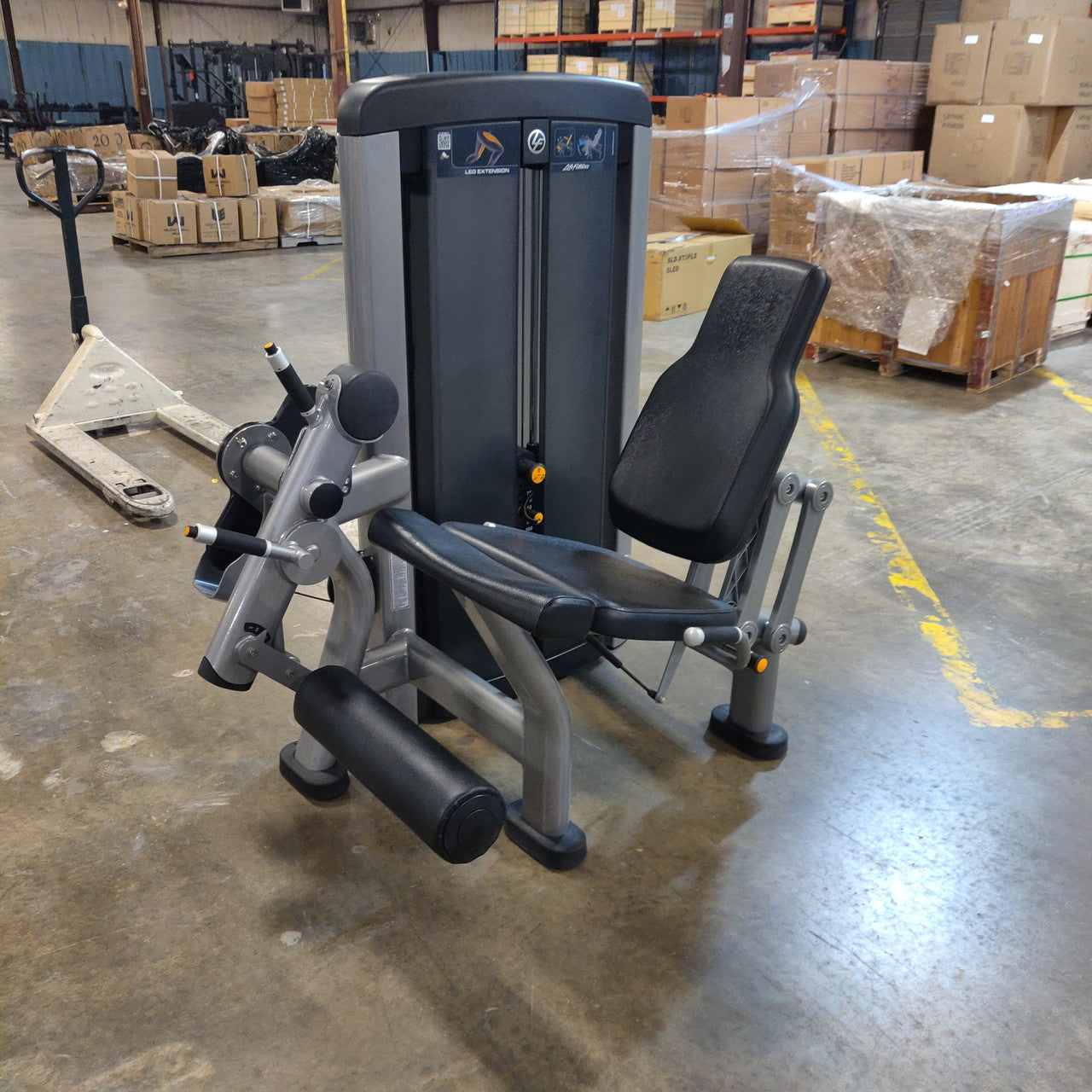 Life Fitness Insignia Series Leg Extension