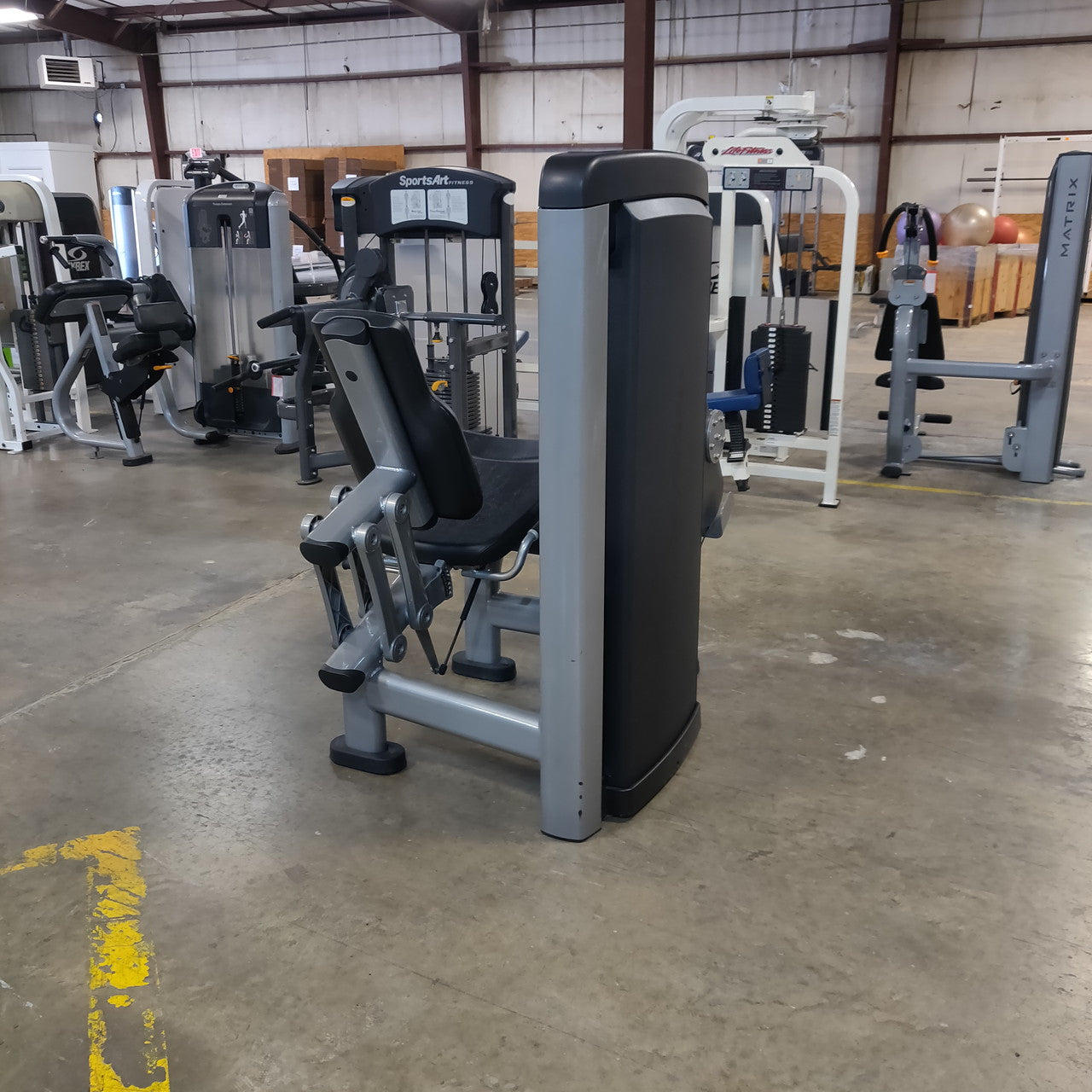 Life Fitness Insignia Series Leg Extension