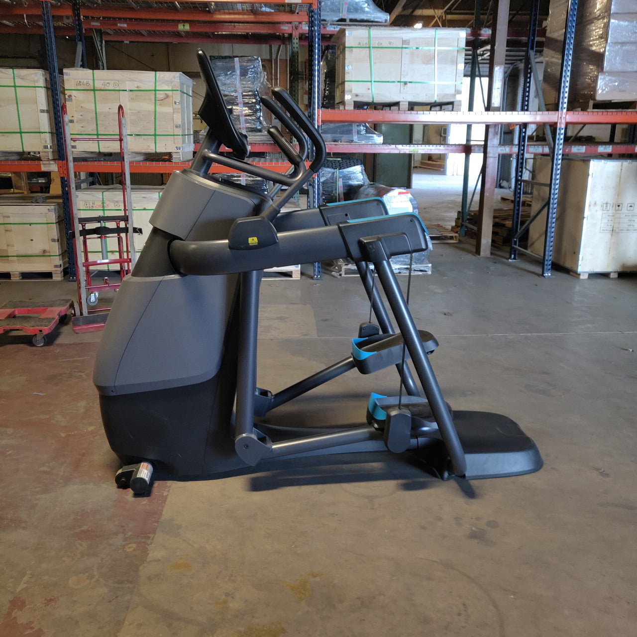 Precor AMT 835 with Open Stride w/P31 Console