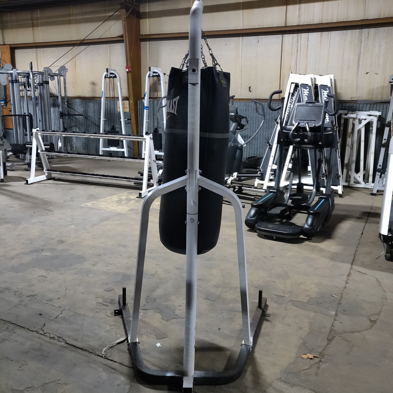 Everlast Single Station Heavy Bag W/ Stand