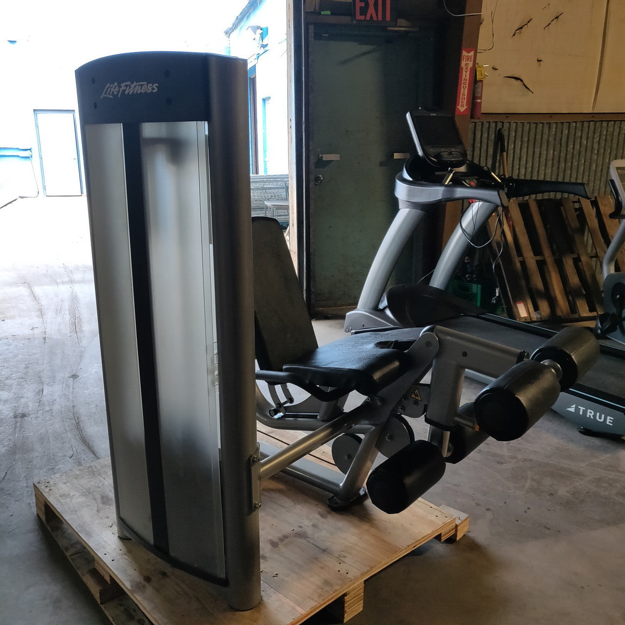 Life Fitness Optima Leg Extension / Prone Leg Curl