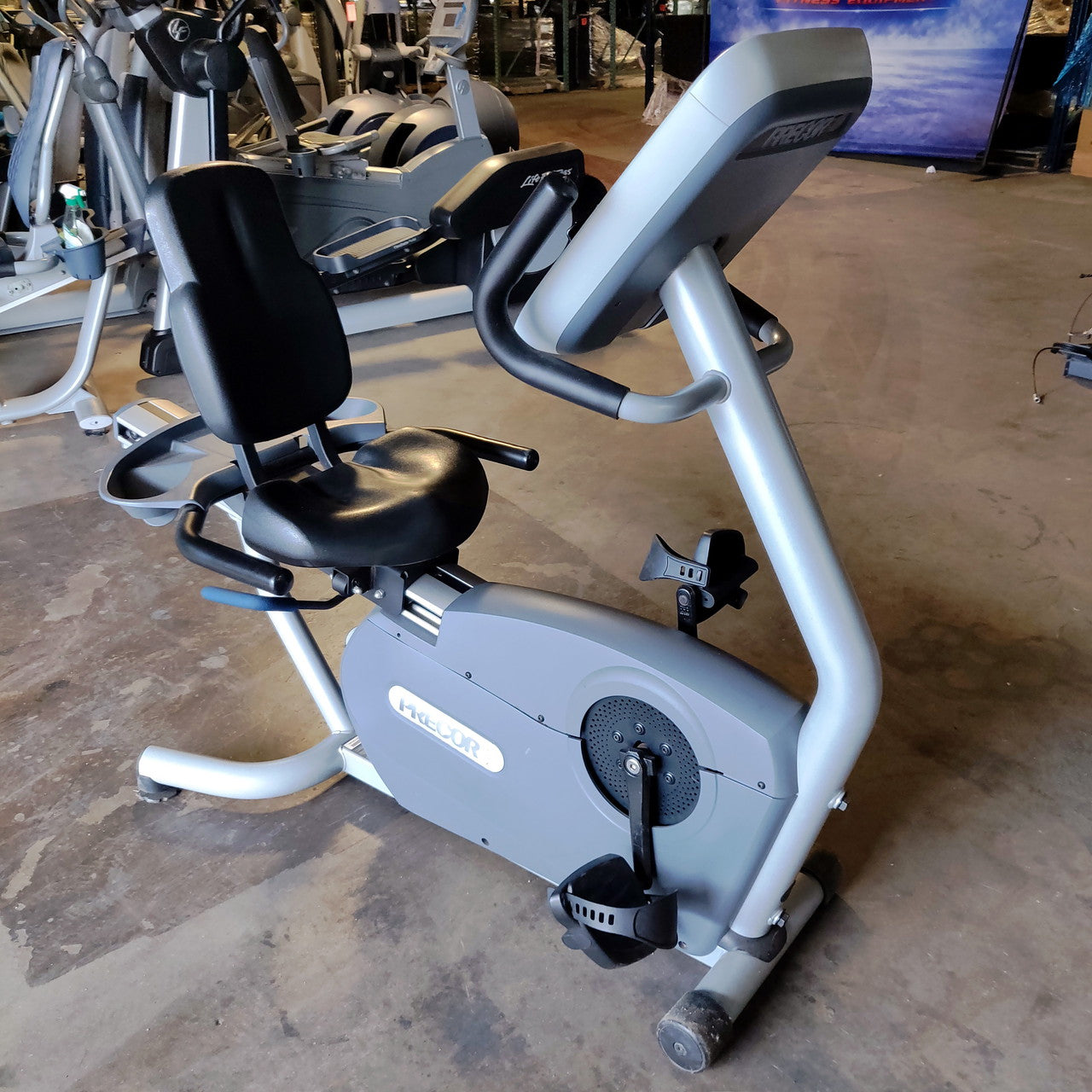 Precor 842i Recumbent Bike – Commercial Low-Impact Cardio Bike