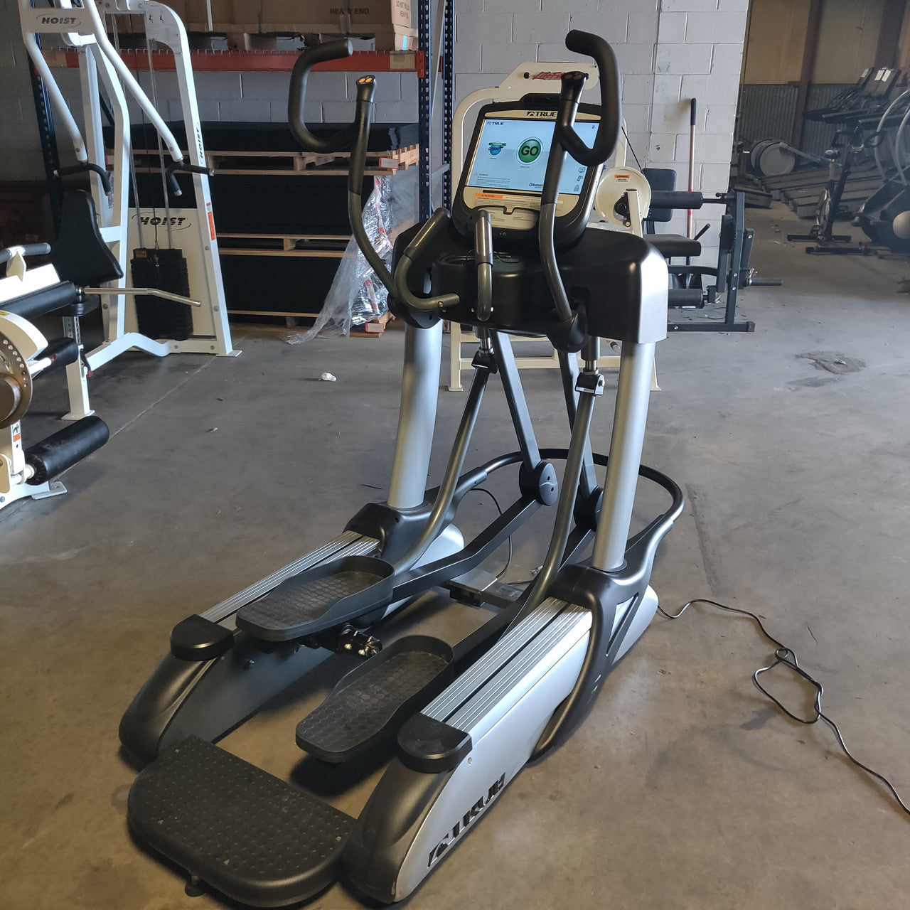 True Fitness XS1000 Spectrum Elliptical w/ Touchscreen Console