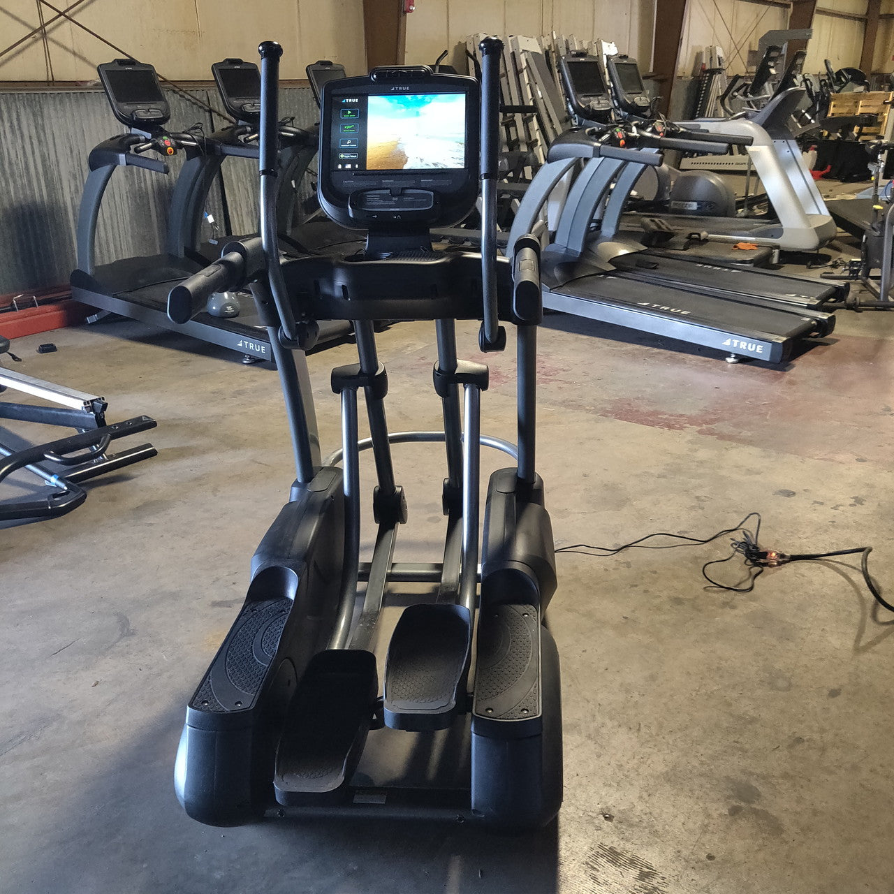 TRUE XC400 Elliptical Trainer