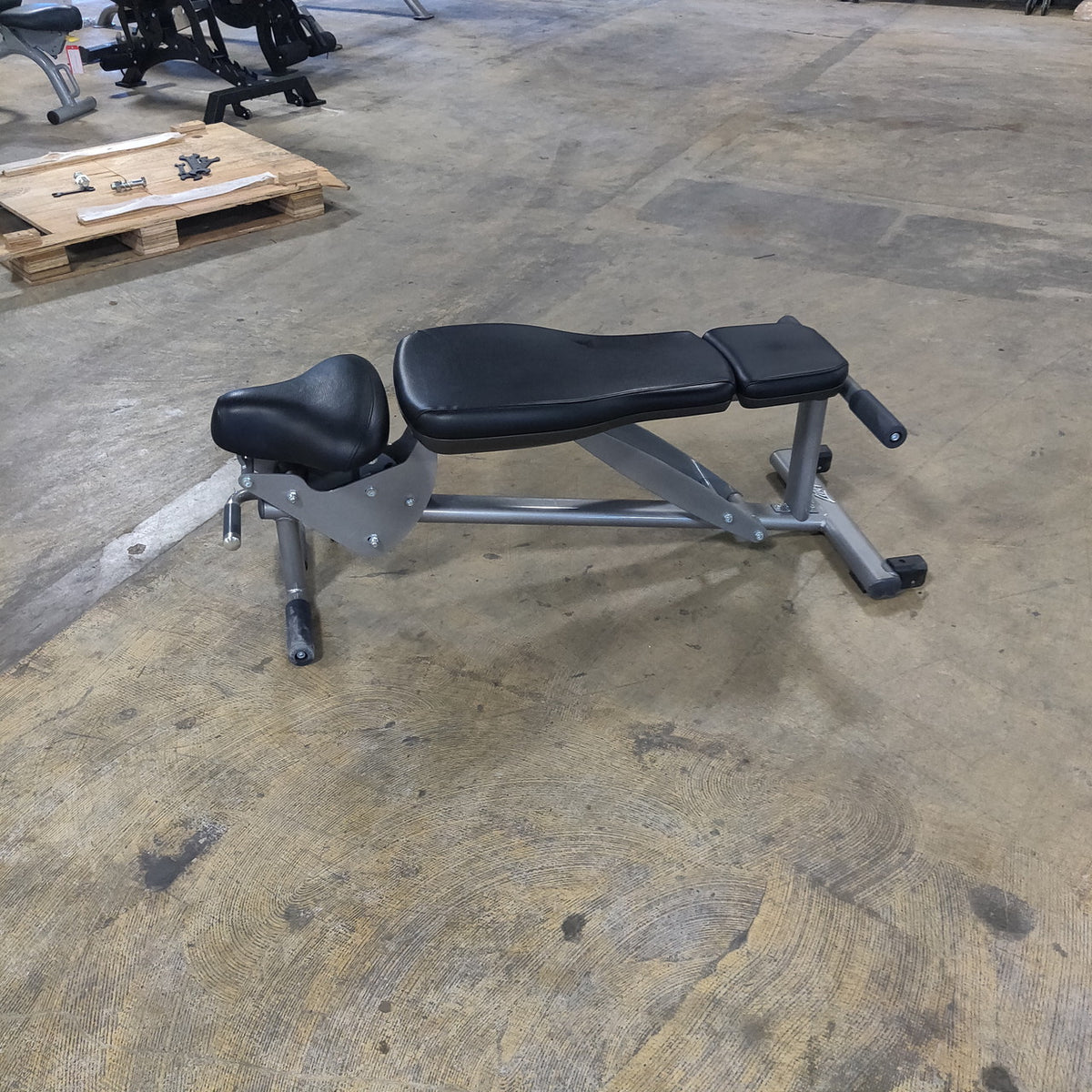 Life Fitness Adjustable Bench (Need Dims)