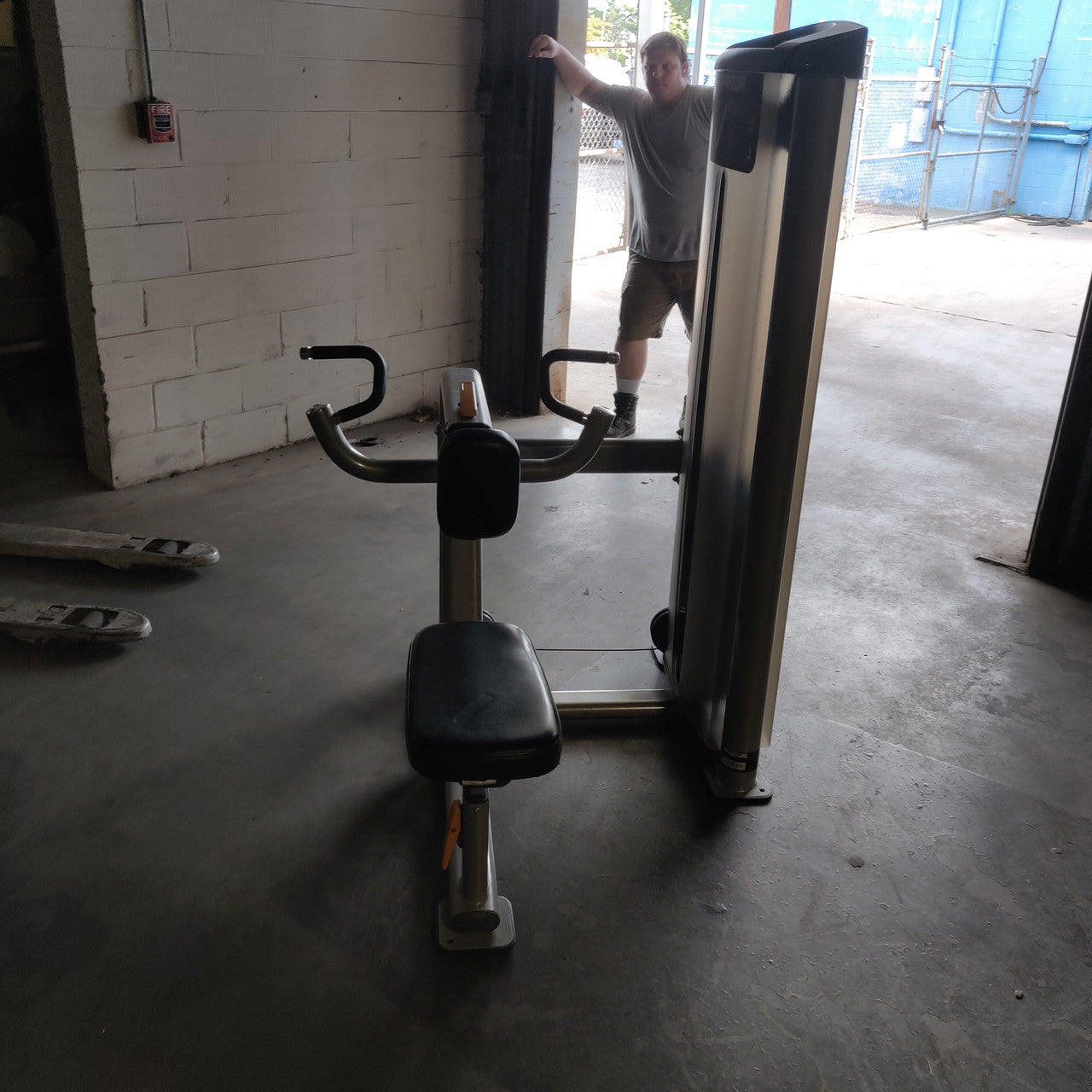 Precor Experience™ S-Line Seated Row – Commercial Selectorized Back Machine