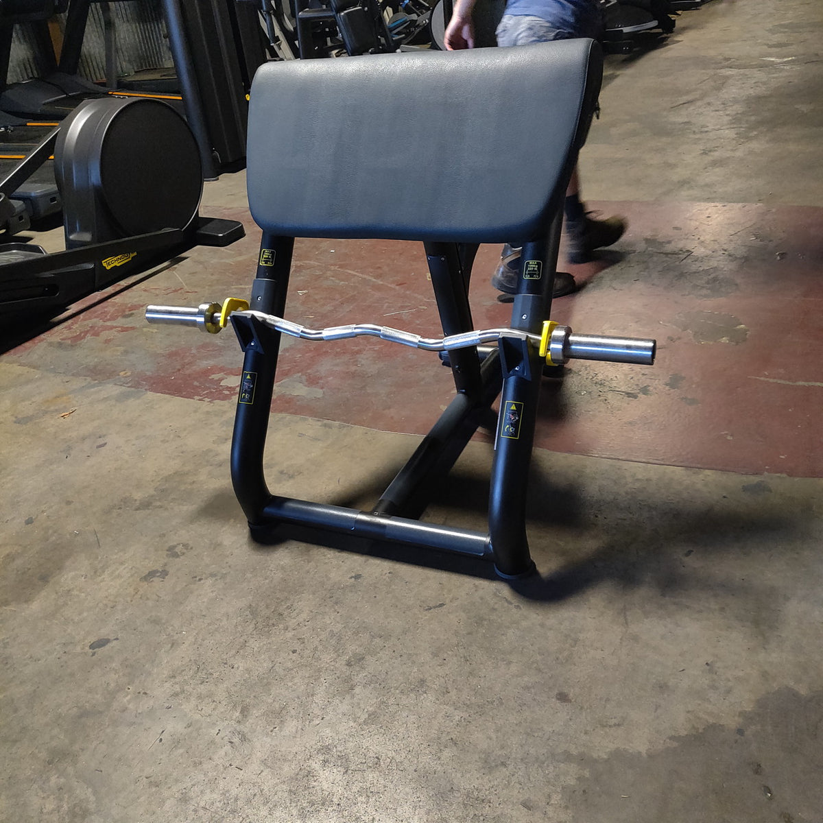 Technogym Preacher Curl Bench w/ Curl Bar