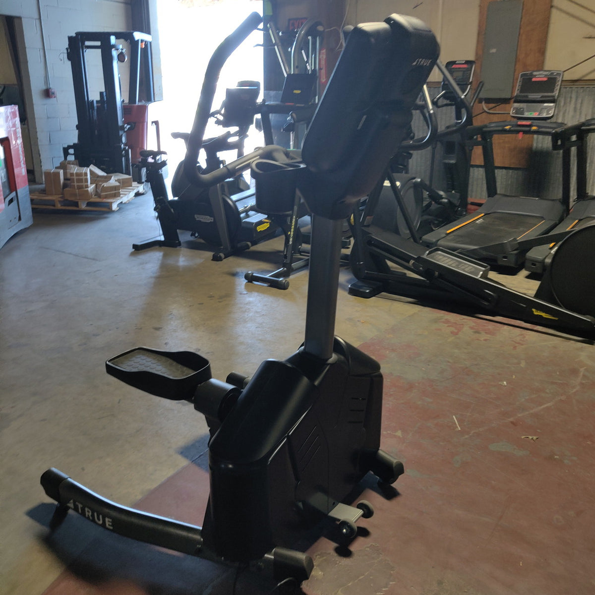 True Fitness Traverse Lateral Trainer w/16" Envision Console