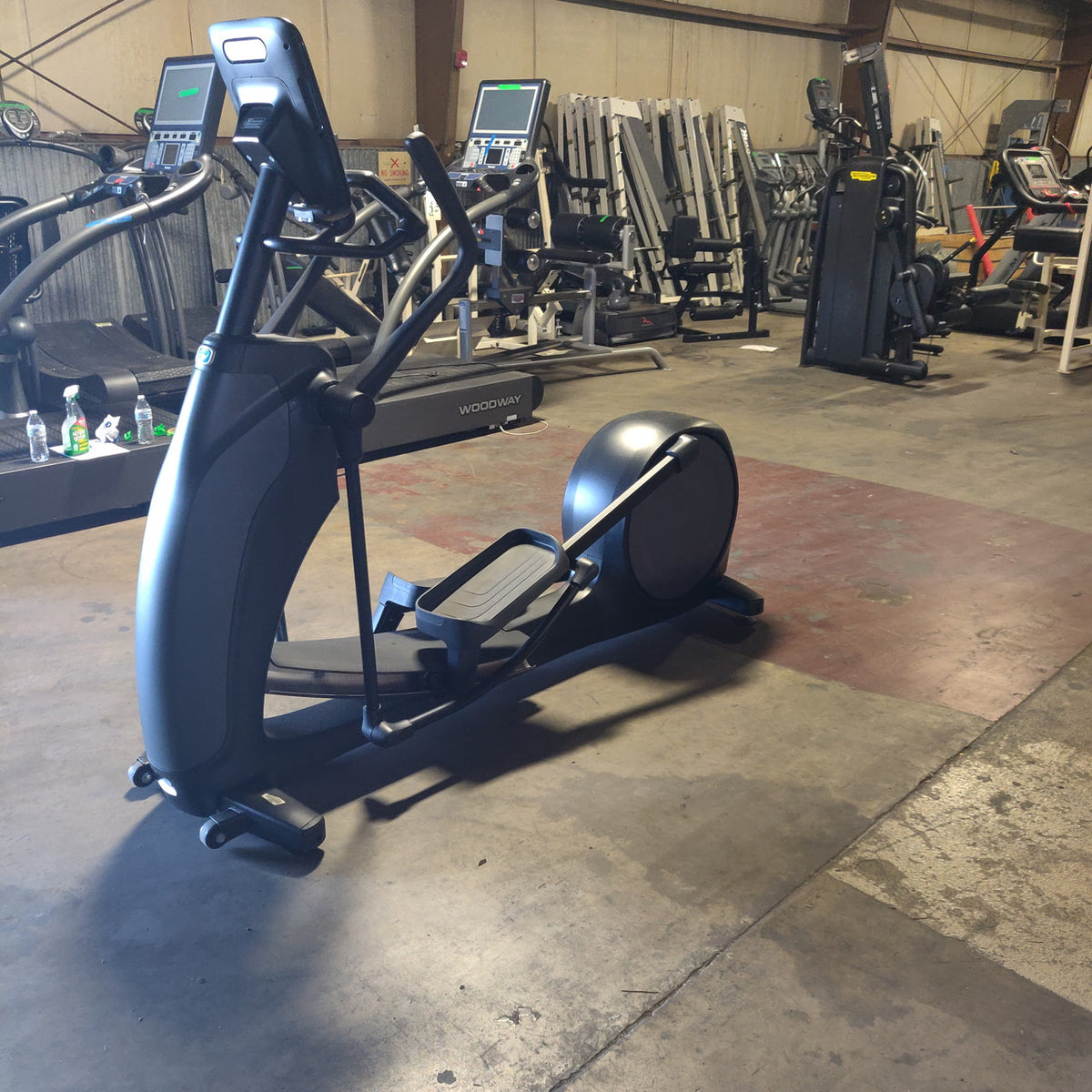 Precor EFX 835 Elliptical w/Converging Crossramp + p31 Console