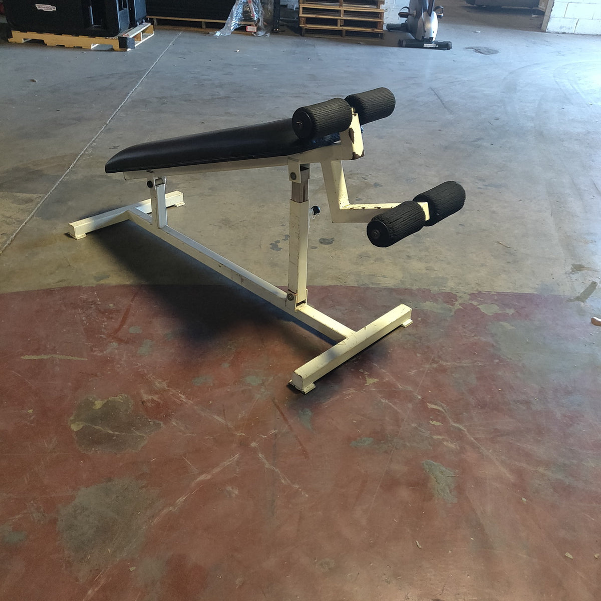 NEED DIMS Commercial Decline Bench – Heavy-Duty Strength Bench for Decline Pressing & Core Training