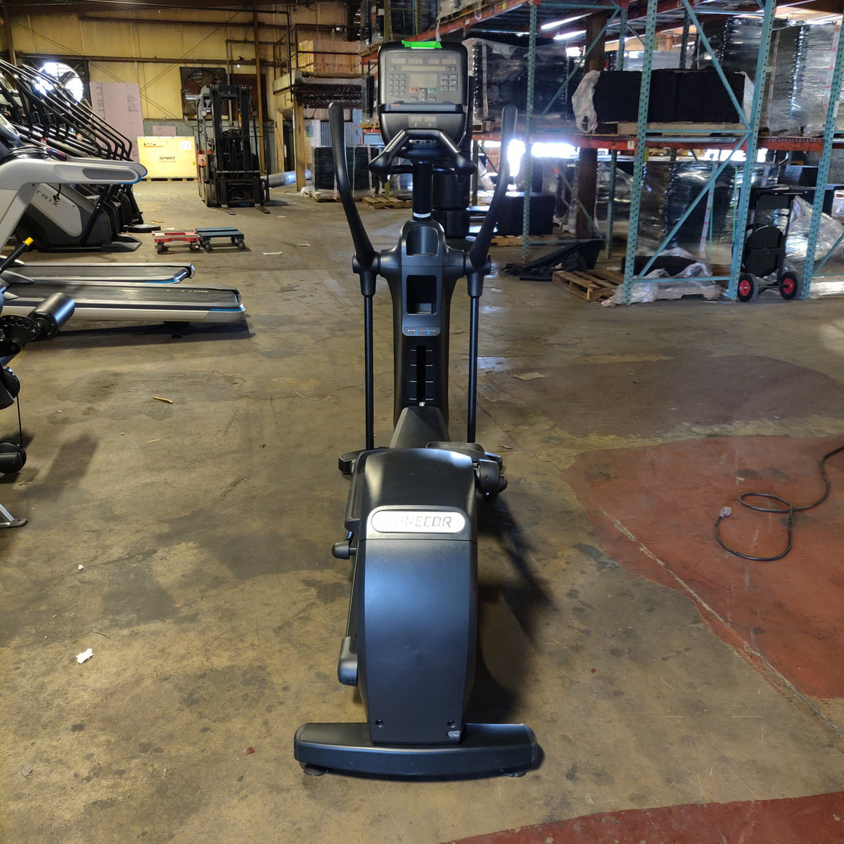 Precor EFX 835 Elliptical w/Converging Crossramp + p31 Console