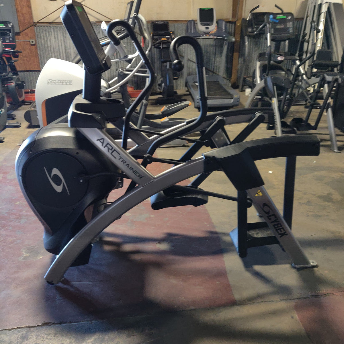 Cybex R Series Lower Body Arc Trainer w/50L Console