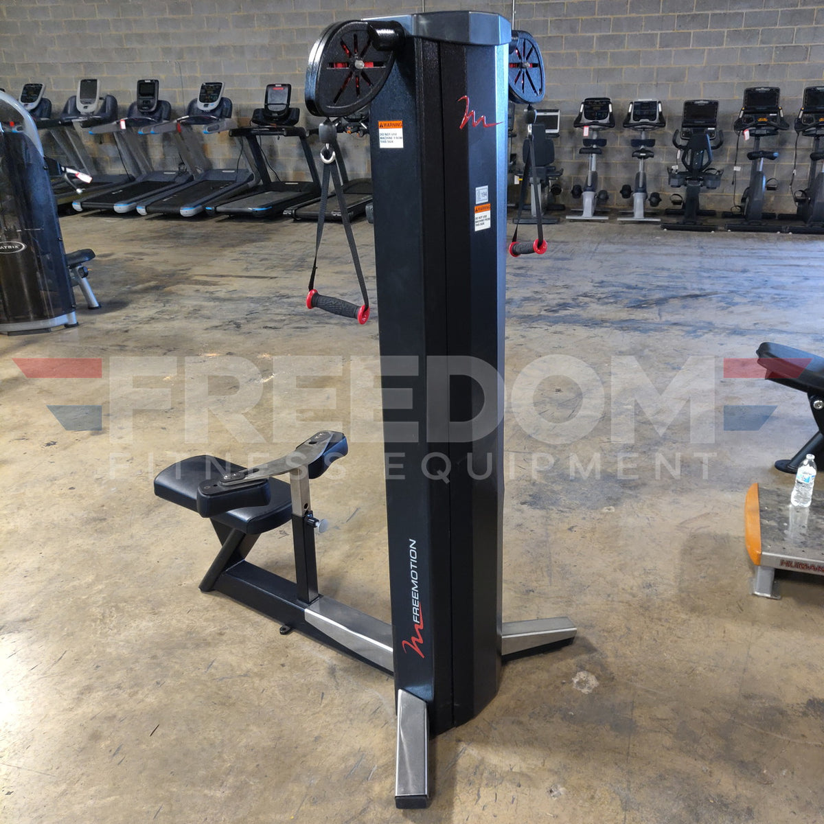 FreeMotion Row – Commercial Selectorized Cable Row Machine