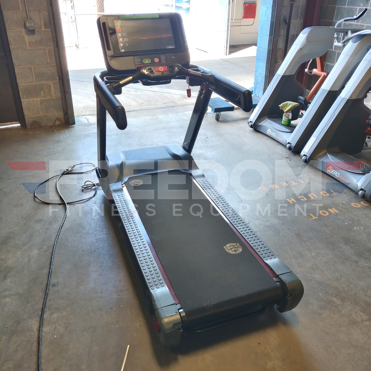 Star Trac FreeRunner™ 10TRx Treadmill