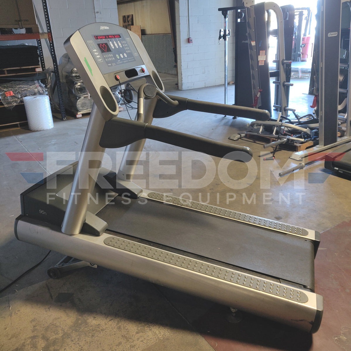 Life Fitness 95Ti Treadmill