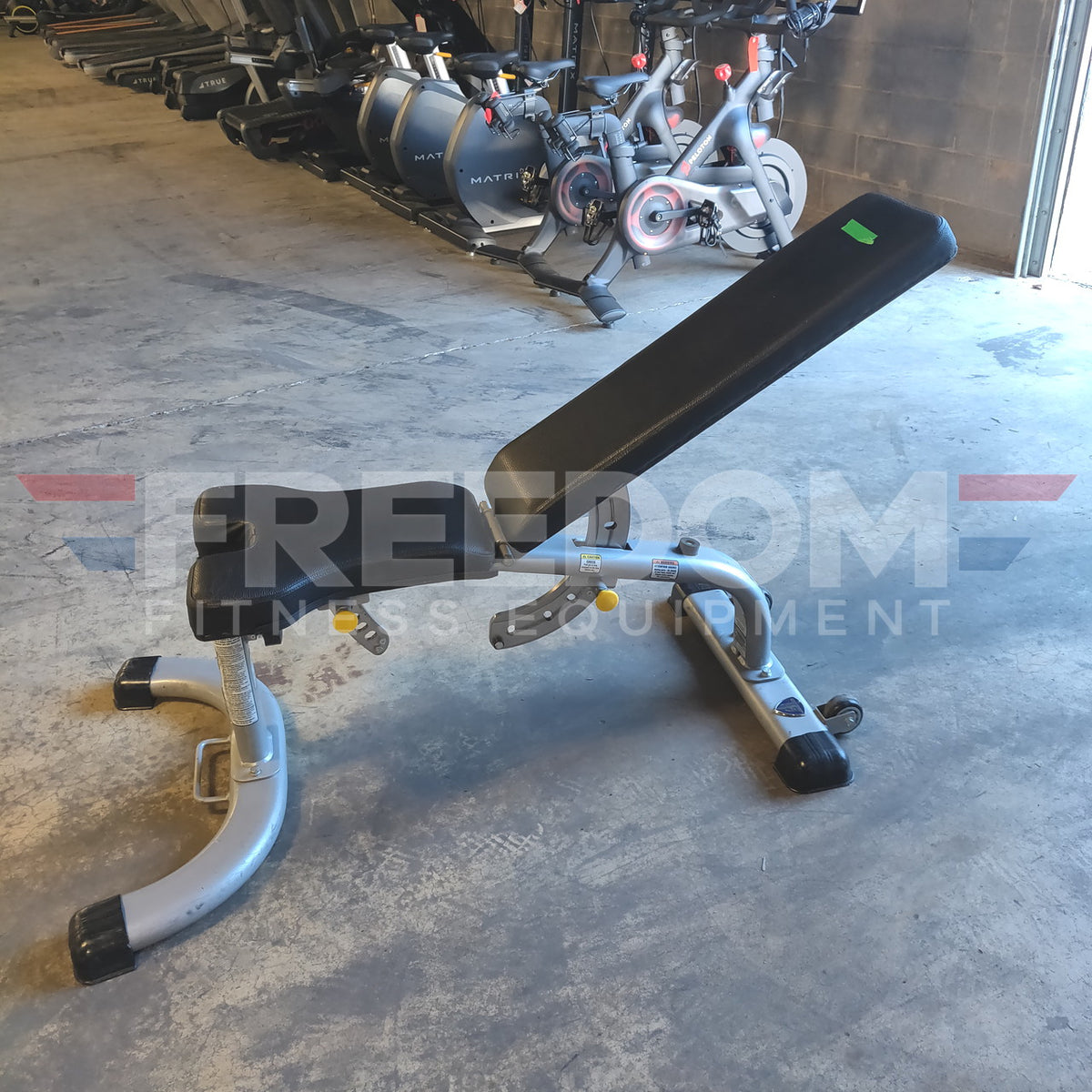 TuffStuff Adjustable Flat-to-Incline Bench (Need Dims)