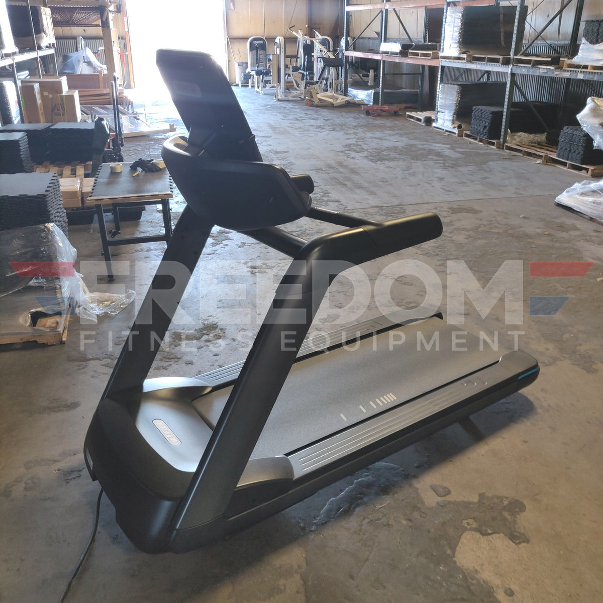 Precor TRM 681 Treadmill w/ P82 Console
