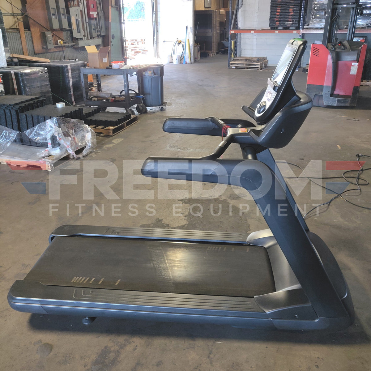 Precor TRM 661 Treadmill w/ P62 Console