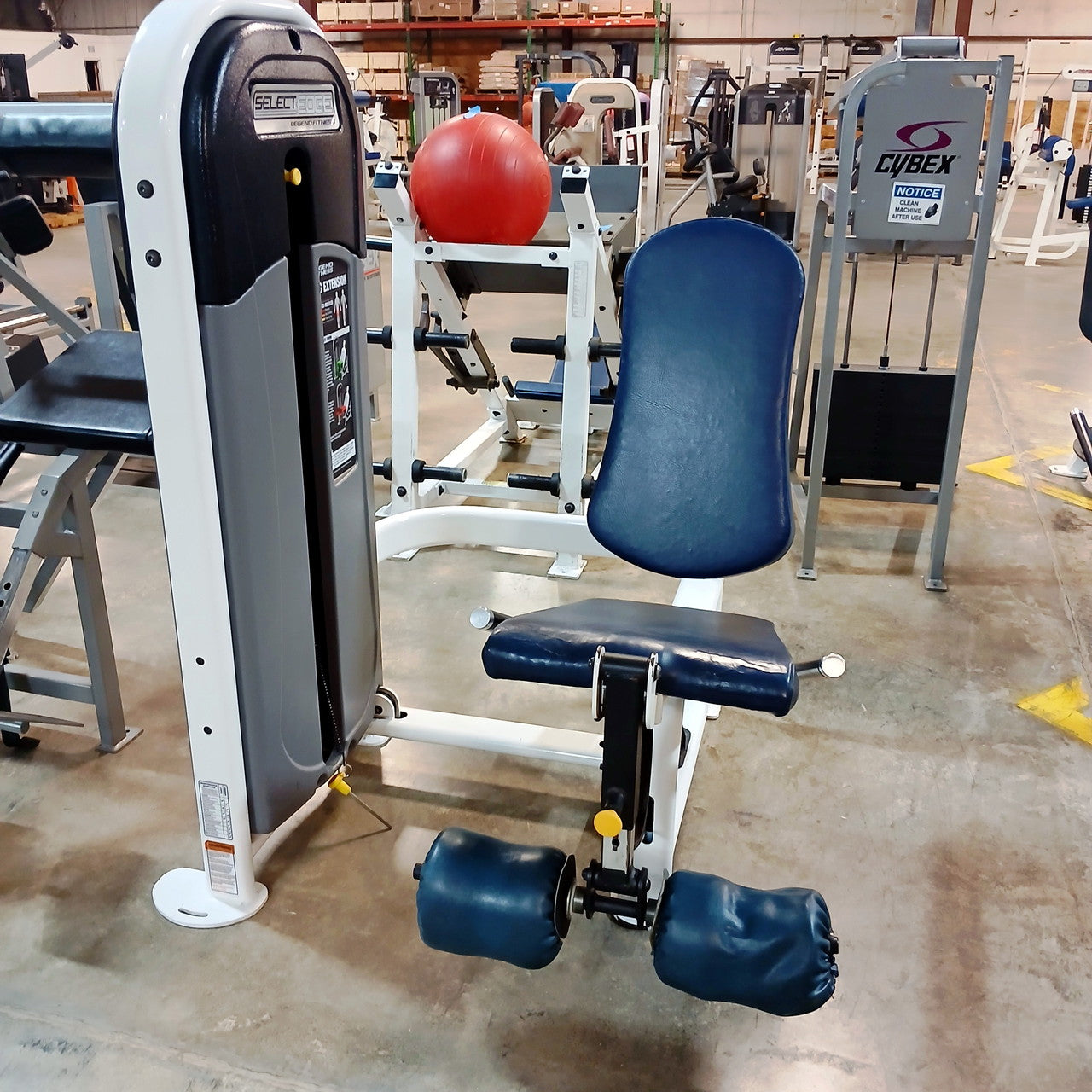 Legend Fitness SelectEDGE Leg Extension (1108)