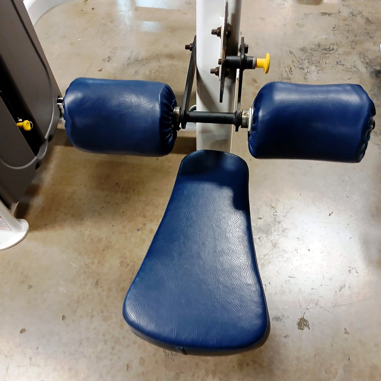 Legend Fitness SelectEDGE® Lat Pull Down