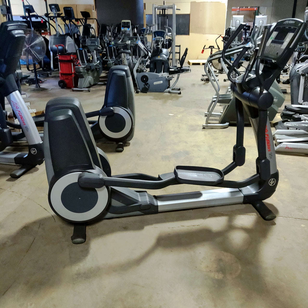 Life Fitness 95X Elliptical (SKUP1846S)