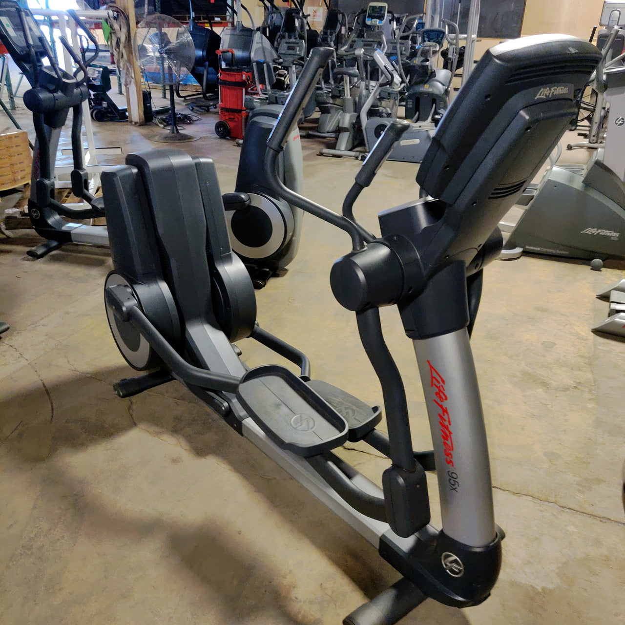 Life Fitness 95X Elliptical (SKUP1847S)
