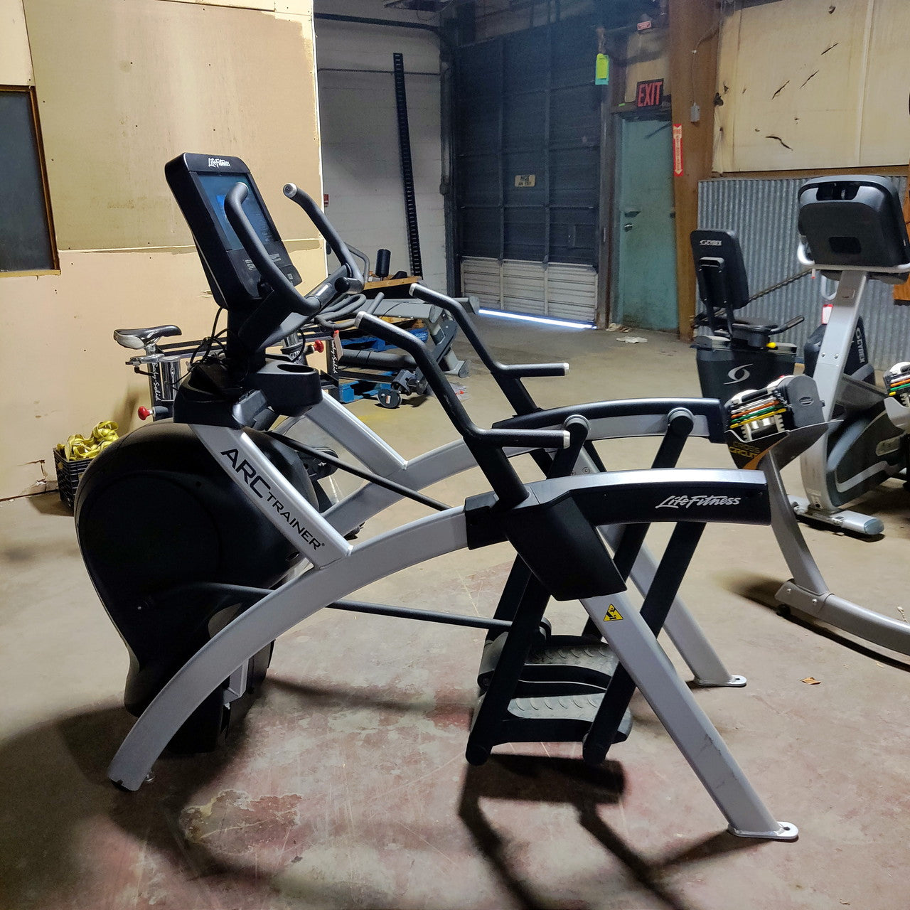 Life Fitness Arc Trainer Lower Body with Smartscreen