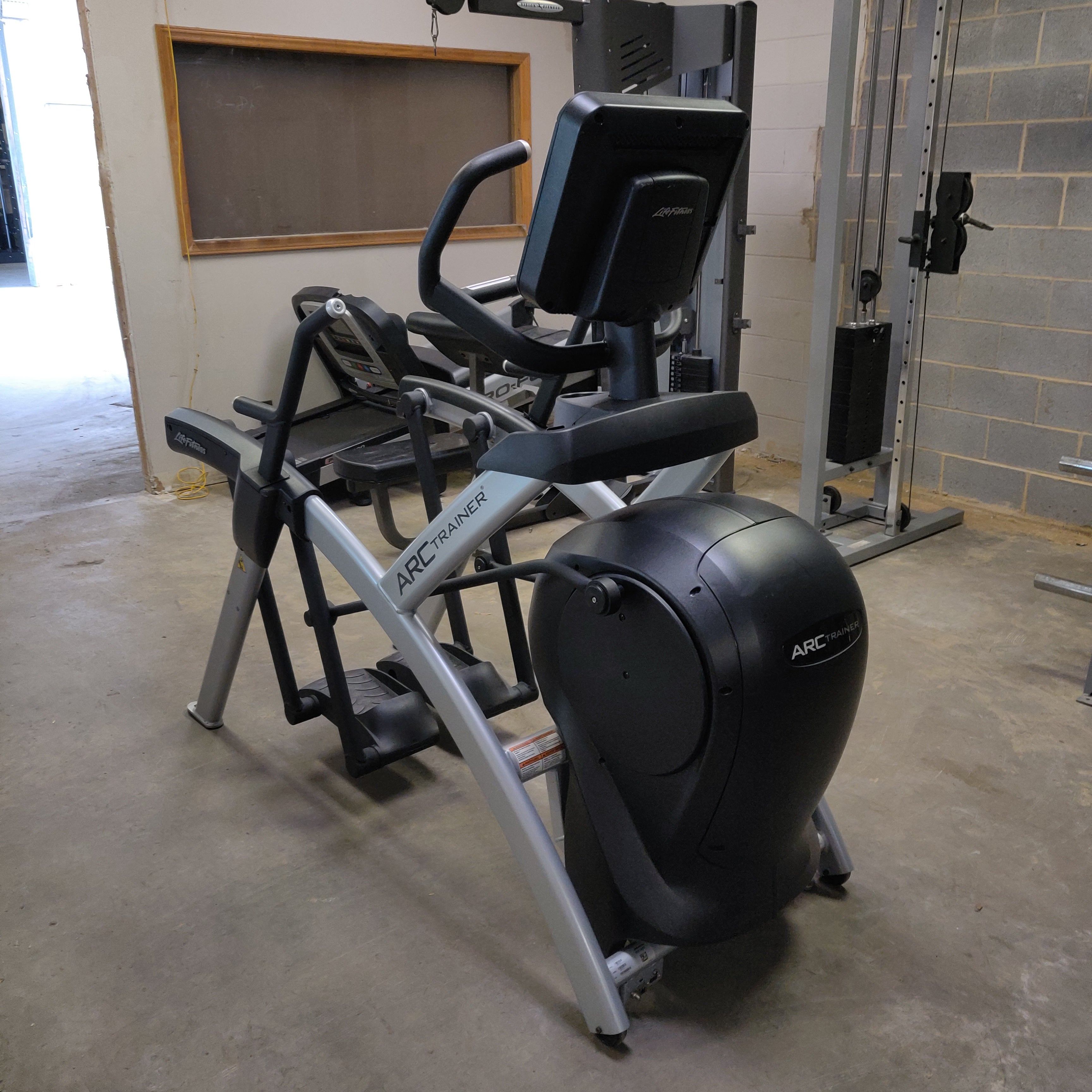 Life Fitness Arc Trainer LowerBody with Smartscreen