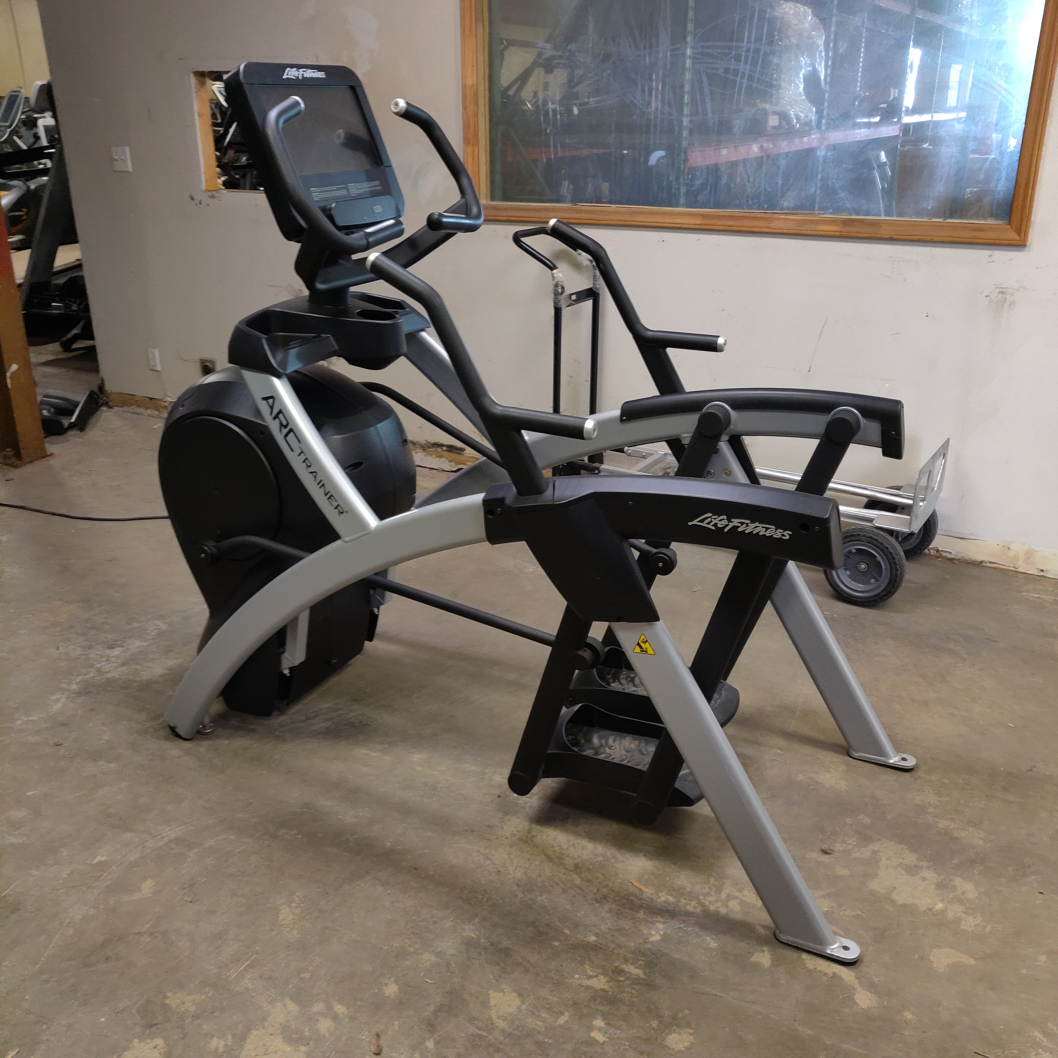 Life Fitness Arc Trainer LowerBody with Smartscreen
