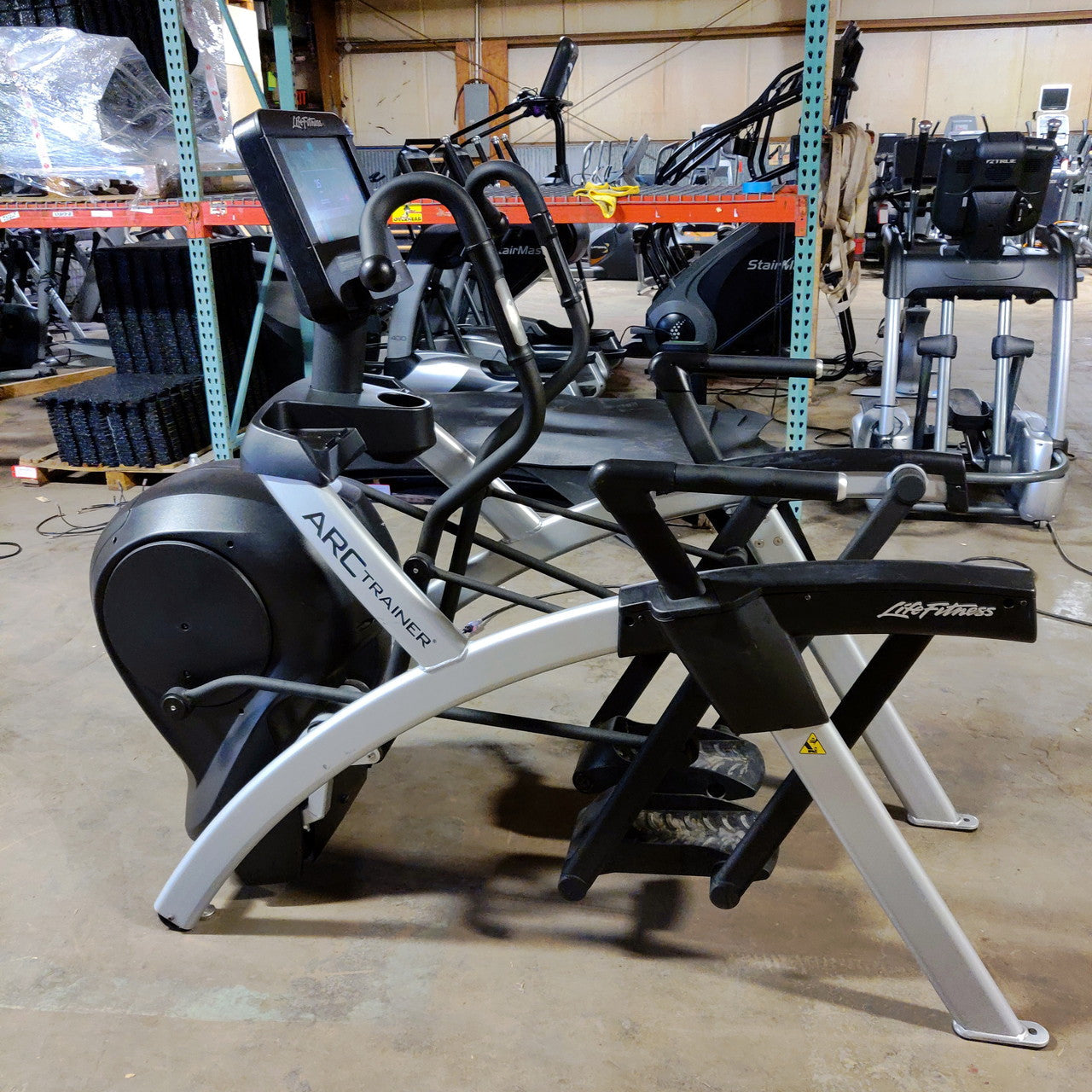 Life Fitness Arc Trainer Total Body with Smartscreen