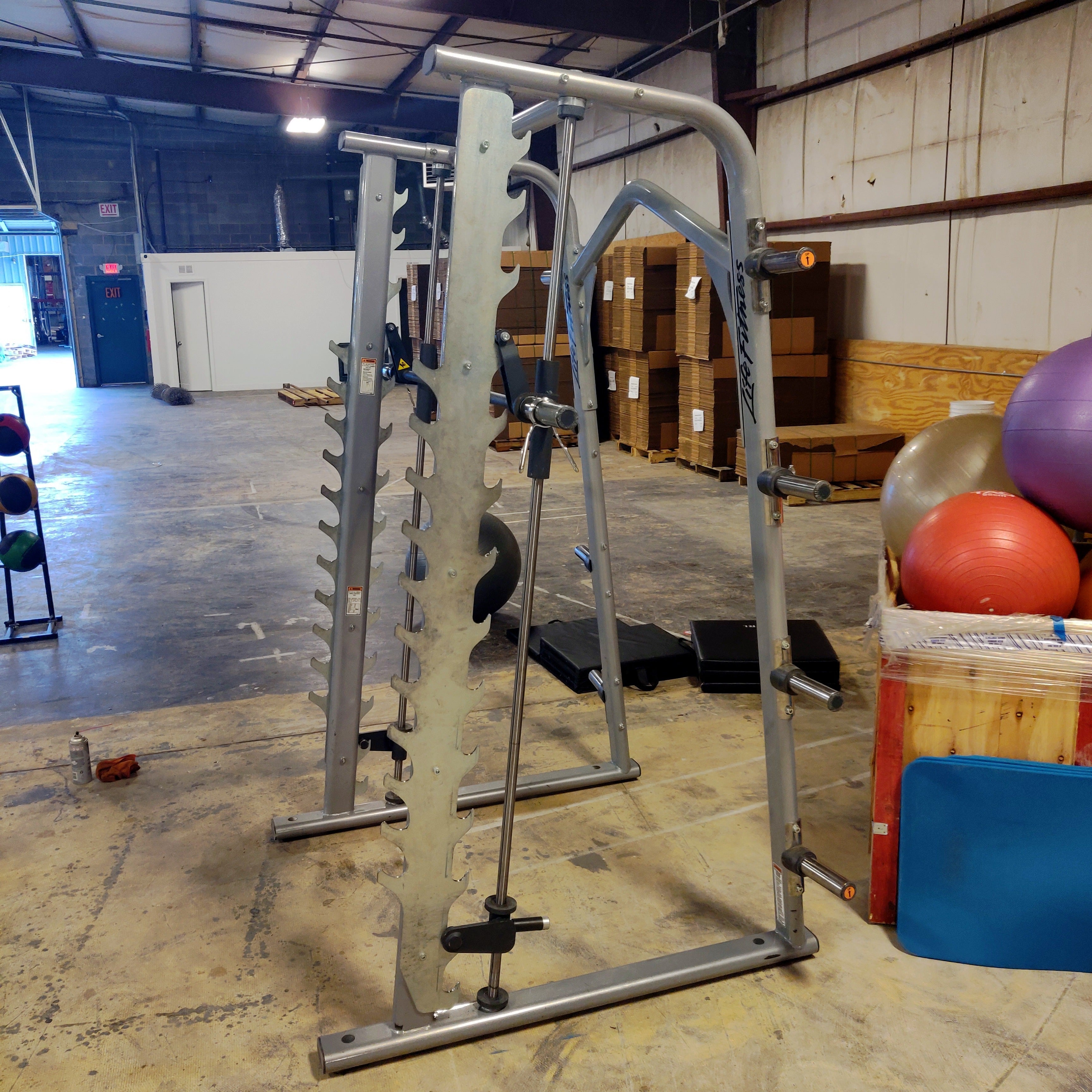 Life Fitness Axiom Series Smith Machine Rack