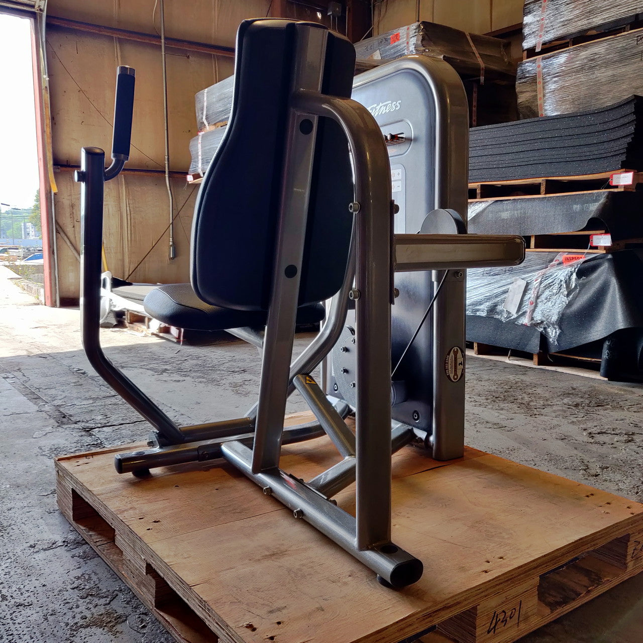 Life Fitness Chest Press Circuit Series
